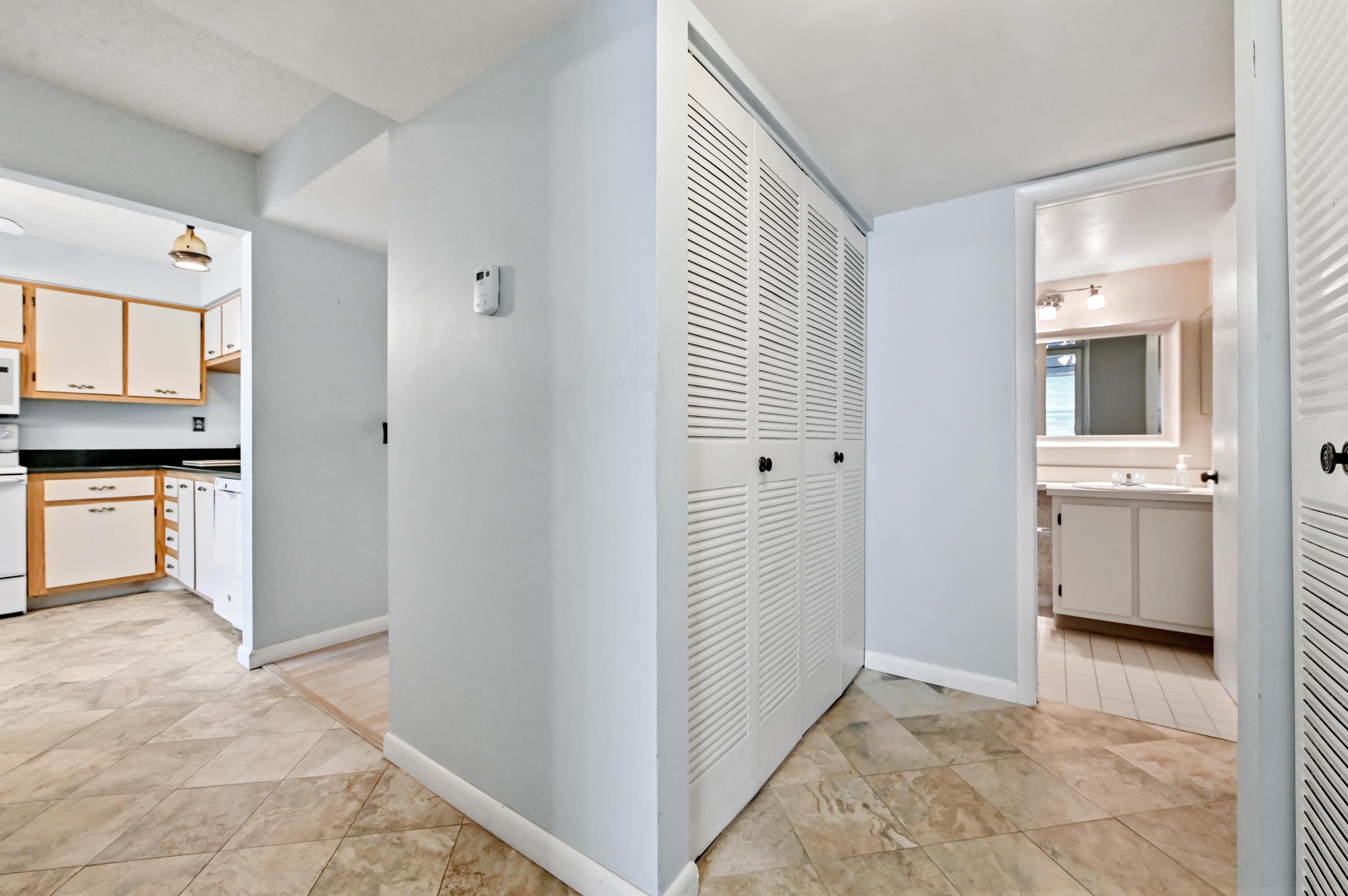 1701 Sabal Ridge Circle B Property Photo 12