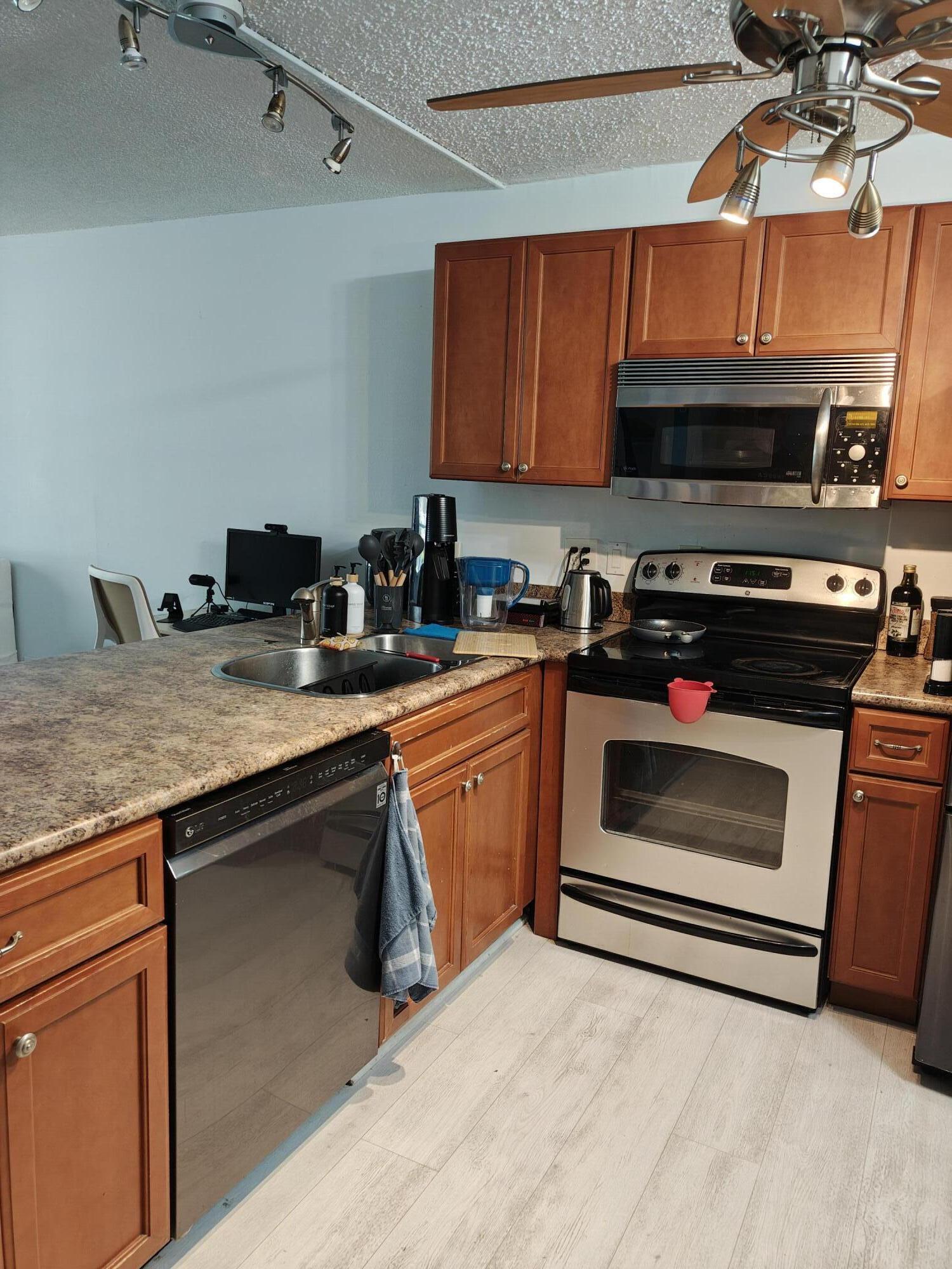 2929 S Ocean Boulevard 2110 Property Photo 10