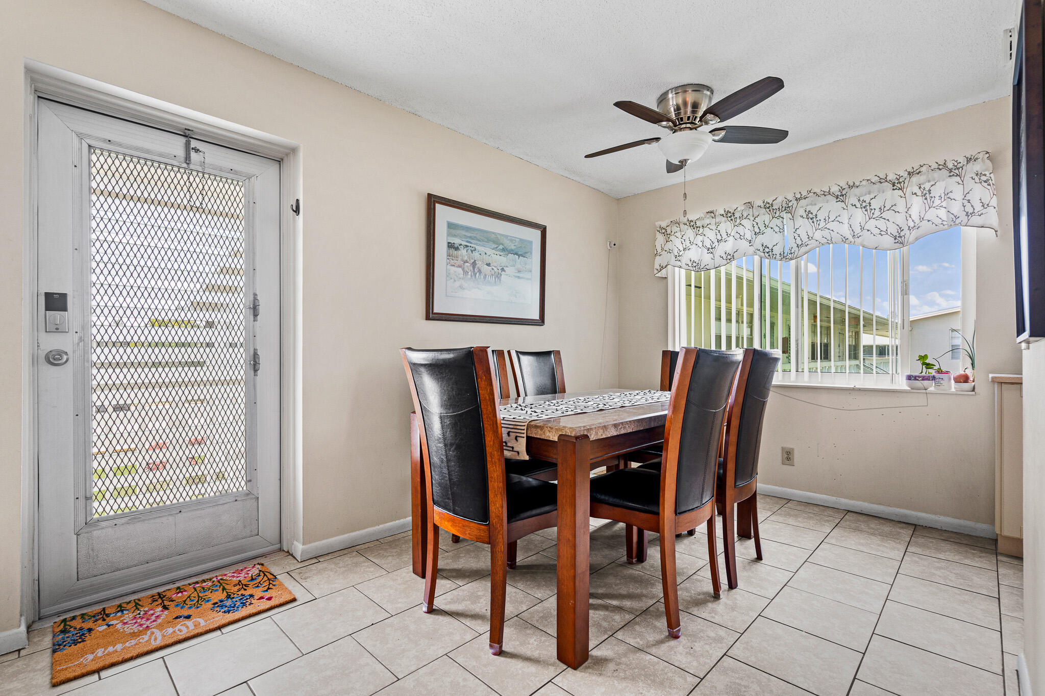 167 Cambridge G Property Photo 4