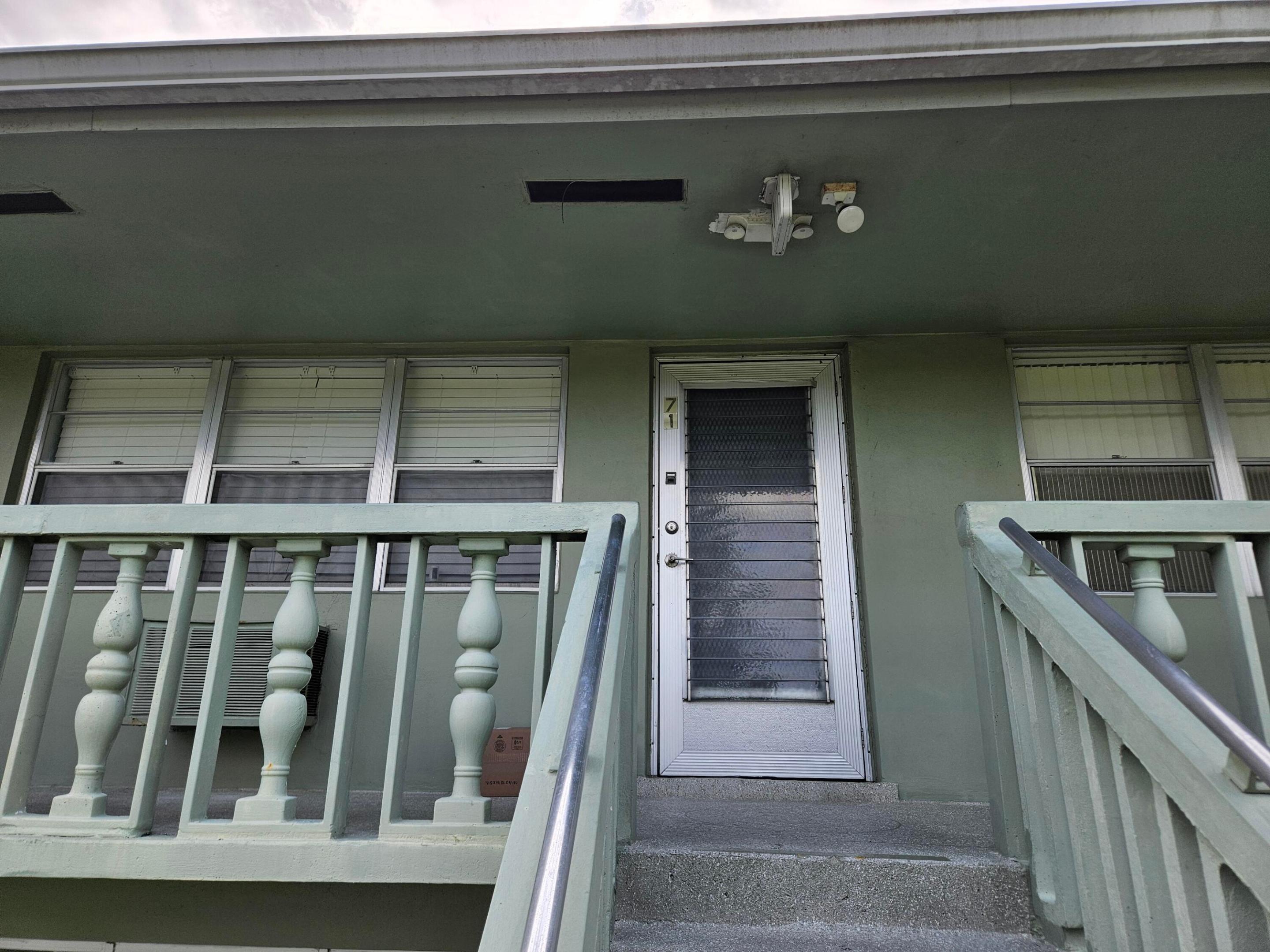 71 Easthampton C Property Photo 9