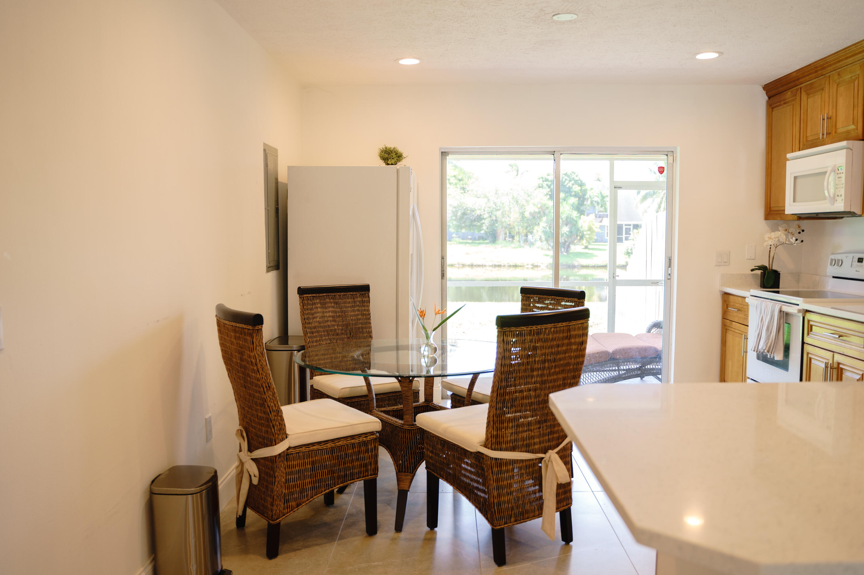 1425 Riverside Circle Property Photo 7