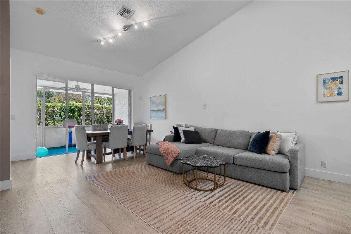 8304 Vía Di Veneto Property Photo 7