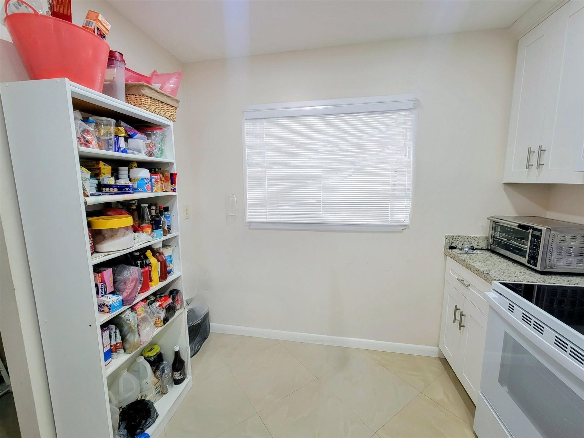 5945 Del Lago Circle Property Photo 3