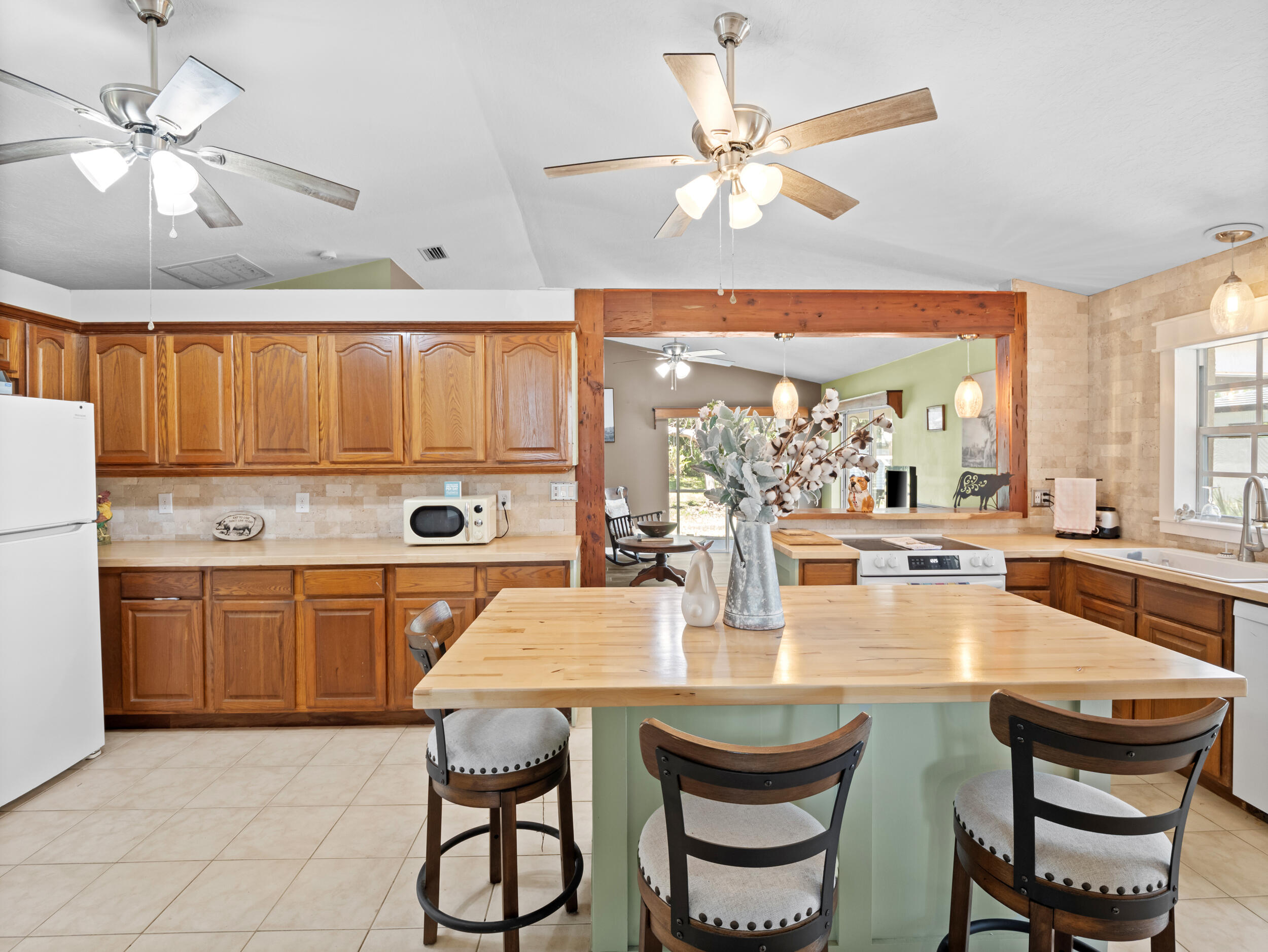 532 Sunset Boulevard Property Photo 9