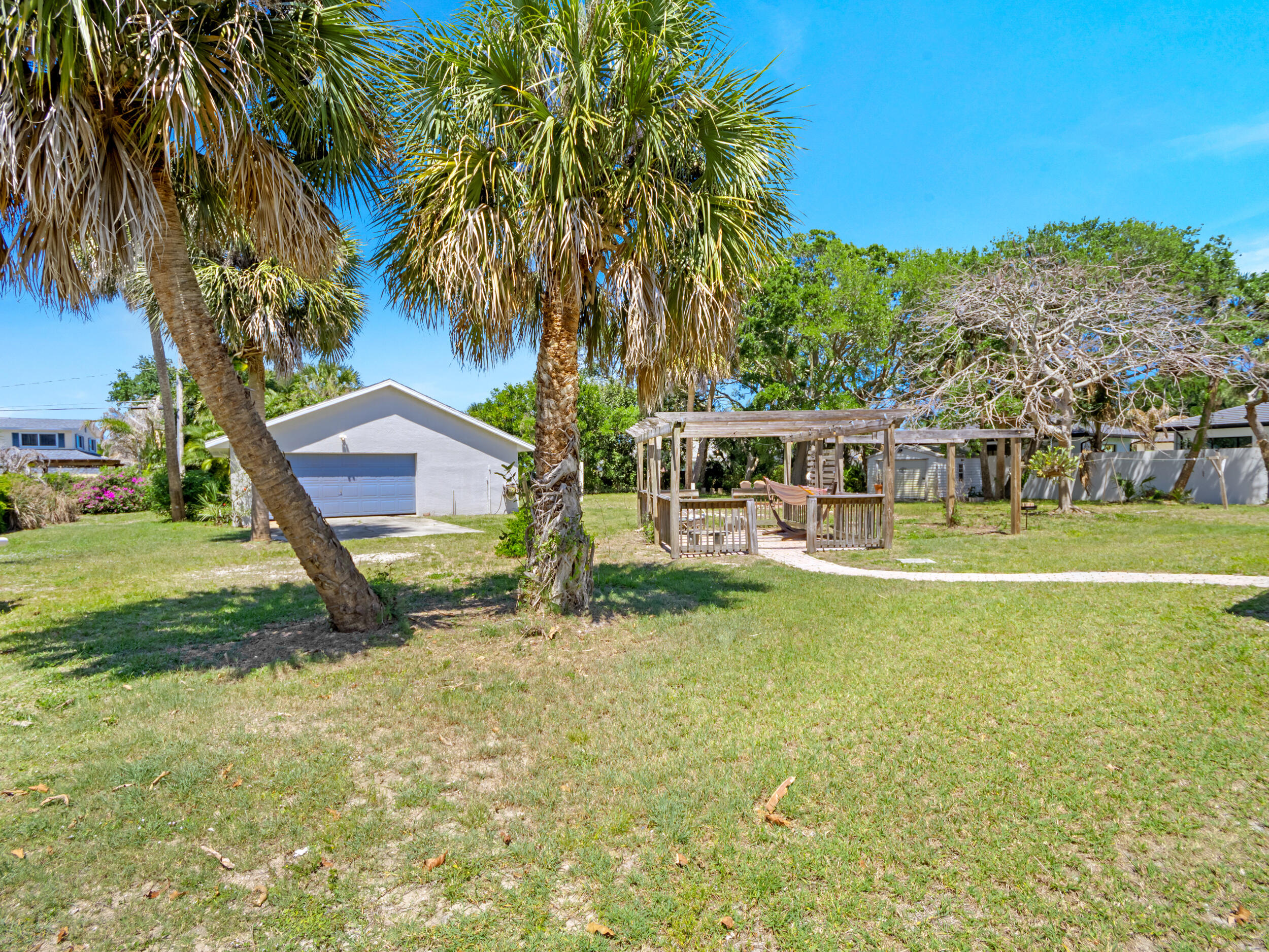 532 Sunset Boulevard Property Photo 41