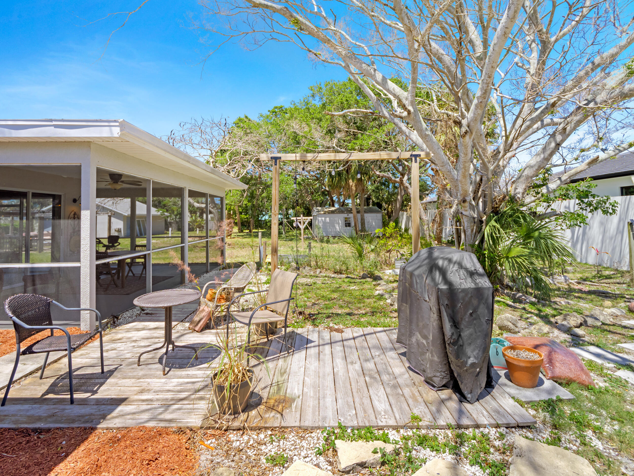 532 Sunset Boulevard Property Photo 44