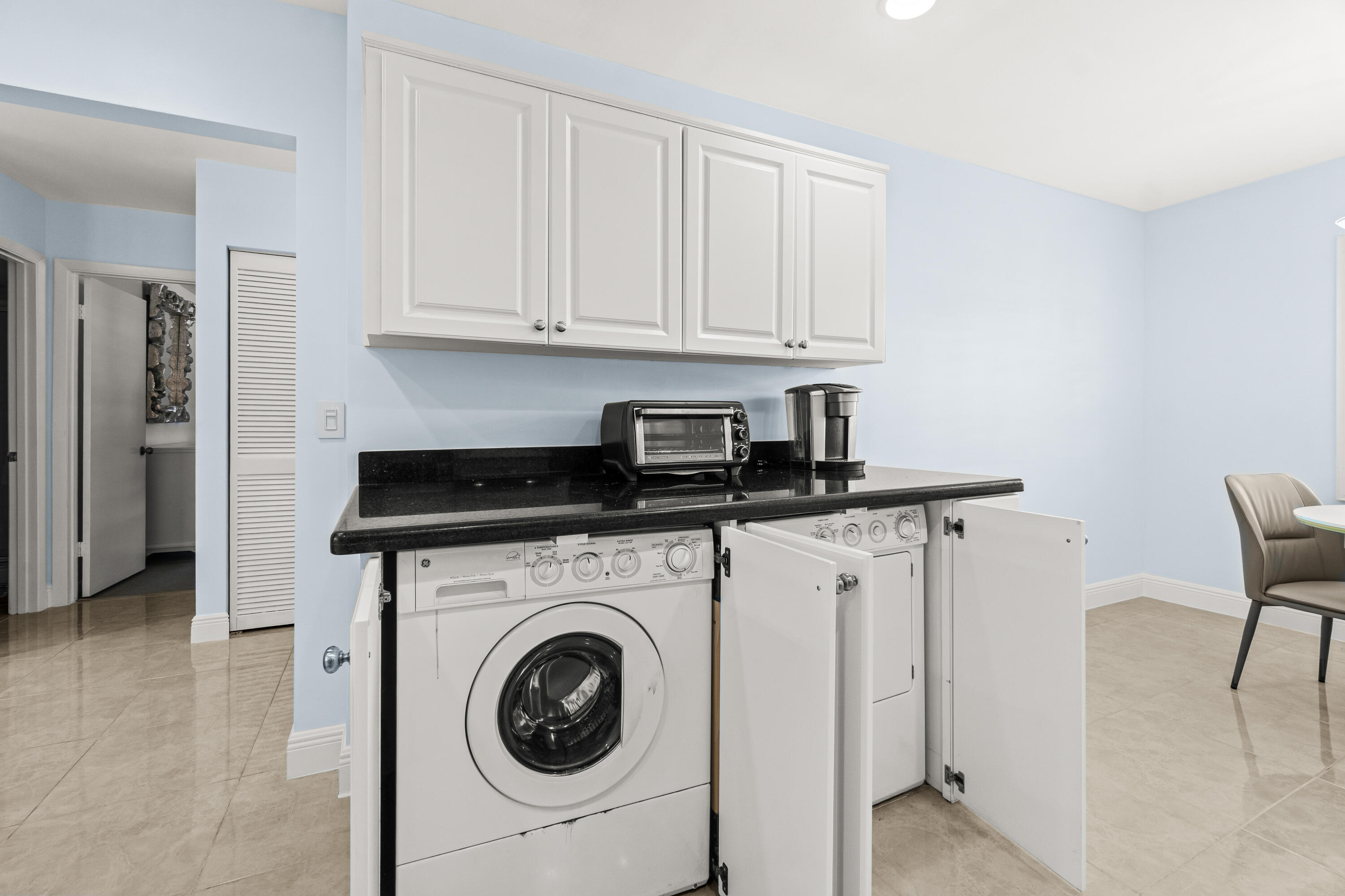 5 Westgate Lane B Property Photo 16