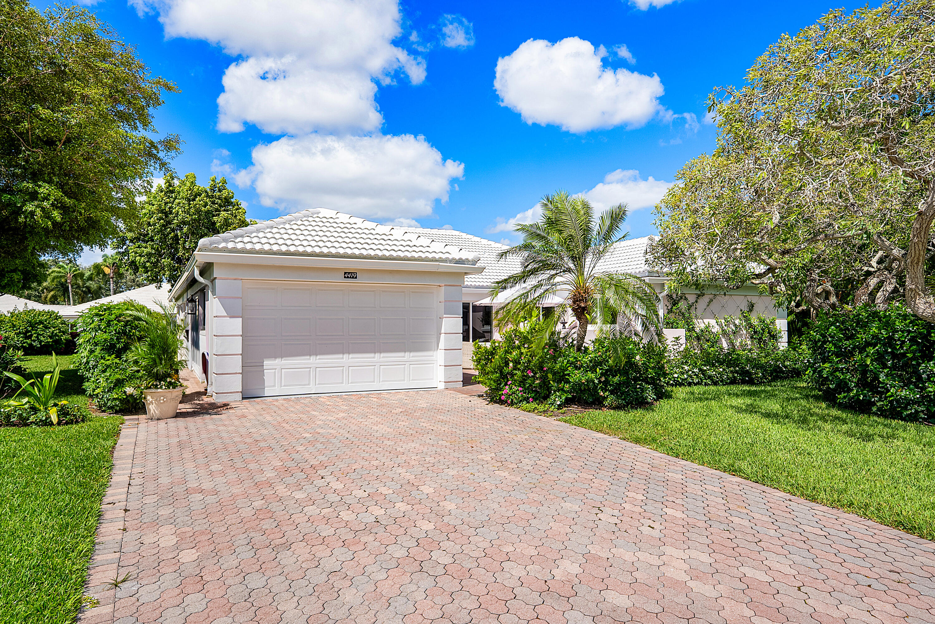 4419 E Sanderling Cir Property Photo 3