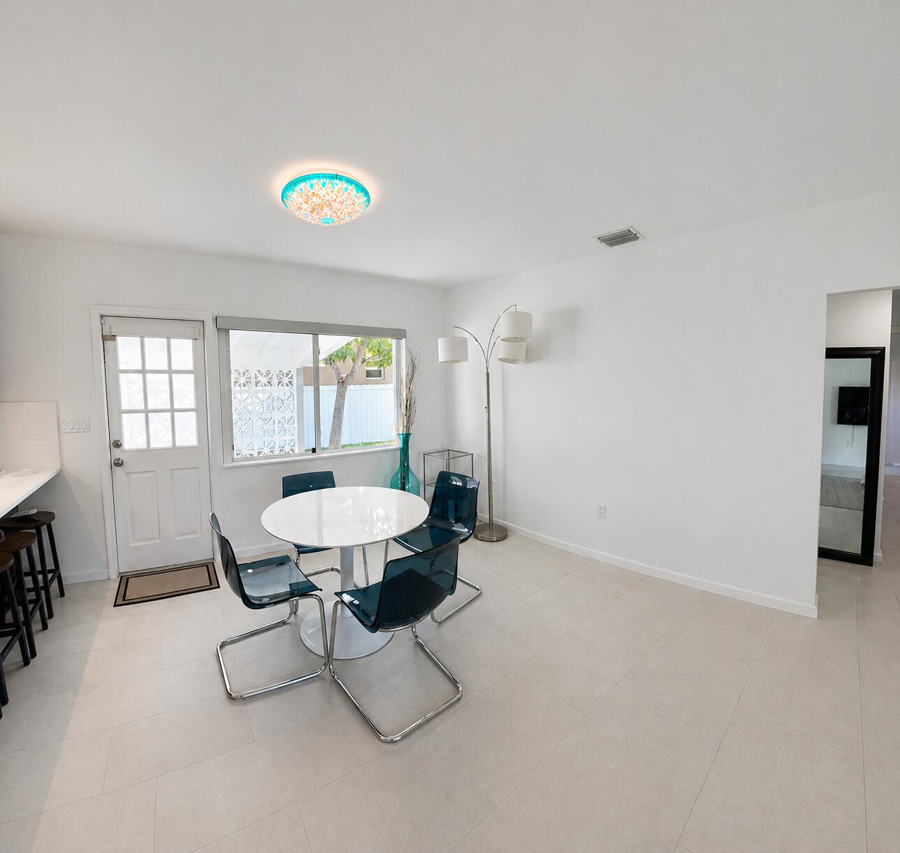 1107 S 15th Avenue Property Photo 12