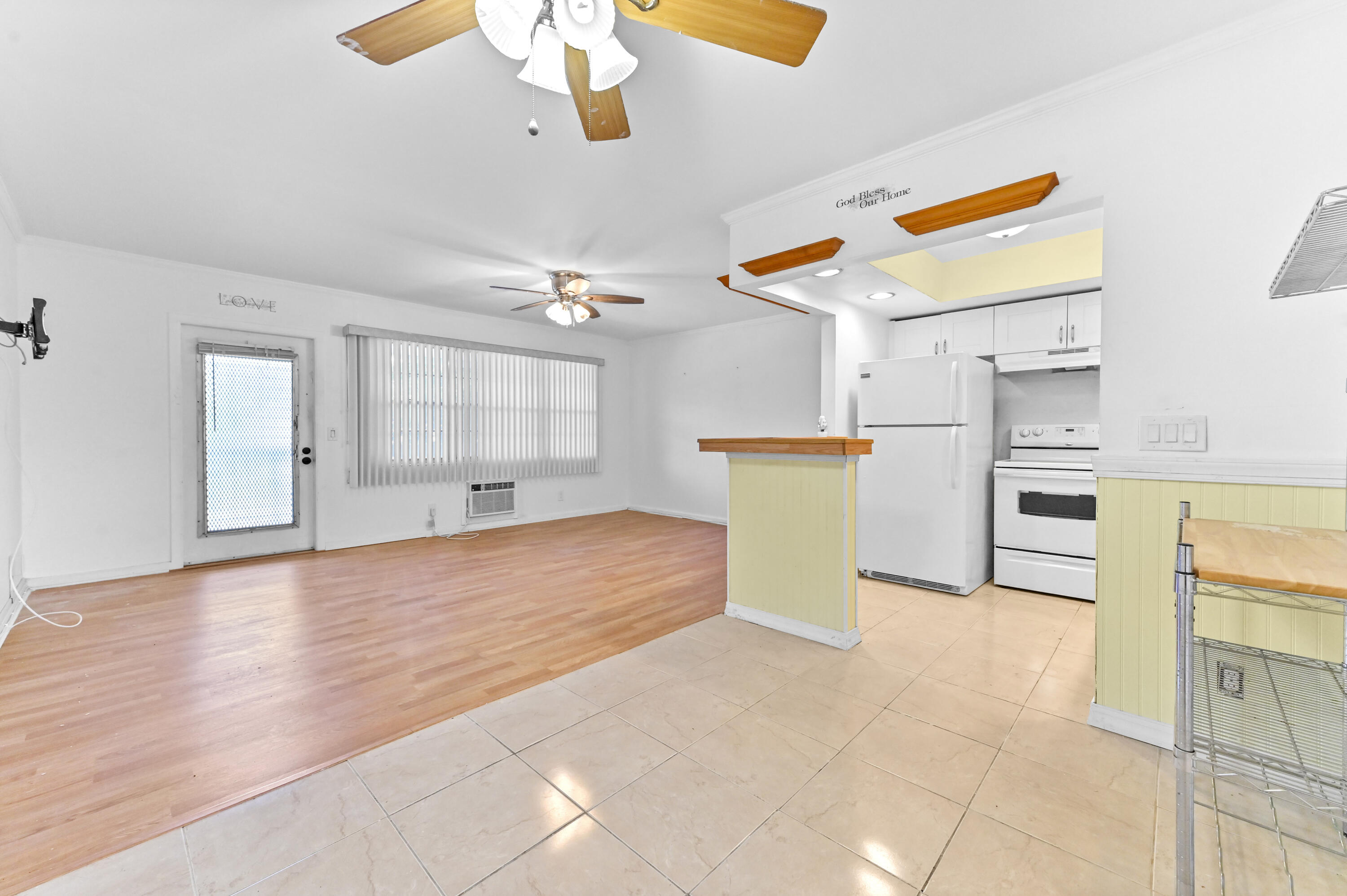 259 Newport P Property Photo 6