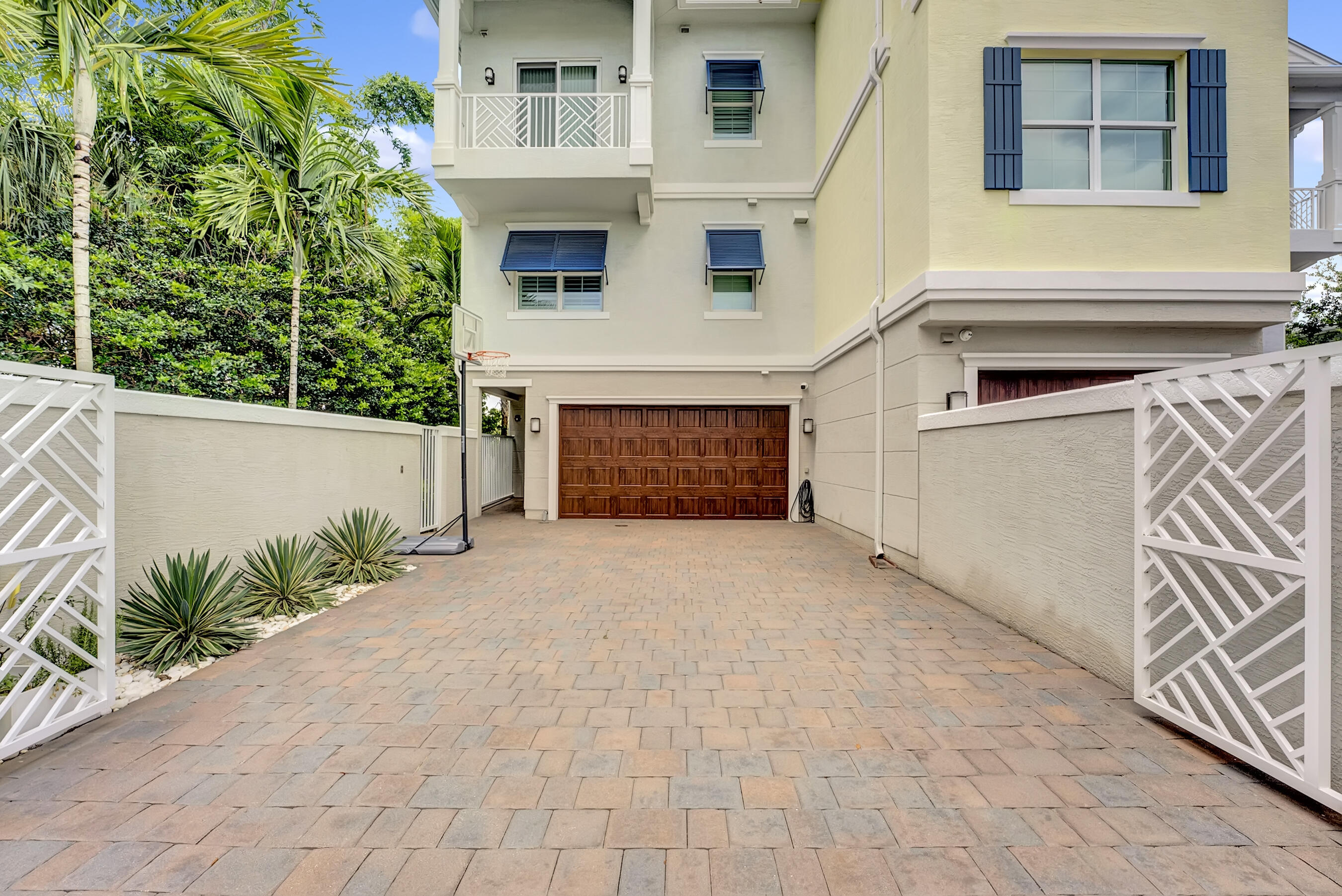 1045 Harbor Villas Drive 5 Property Photo 10