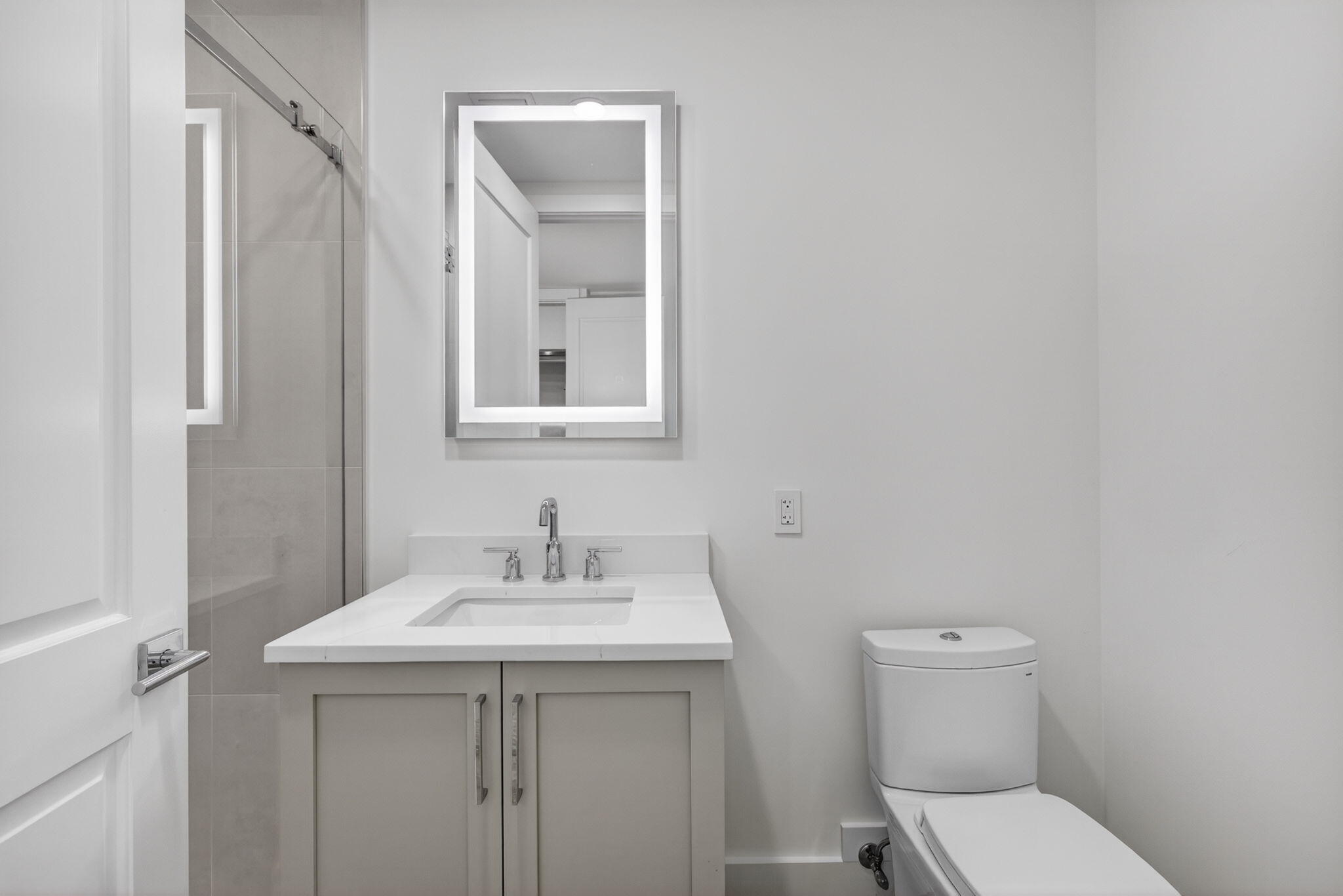 176 Lake Drive 1-302 Property Photo 29