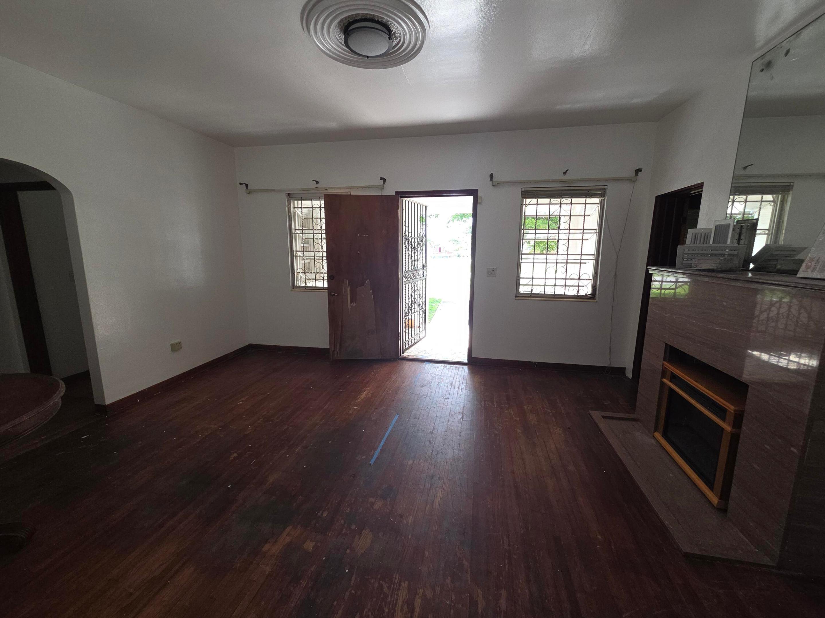 145 Sw 3rd Avenue Property Photo 9