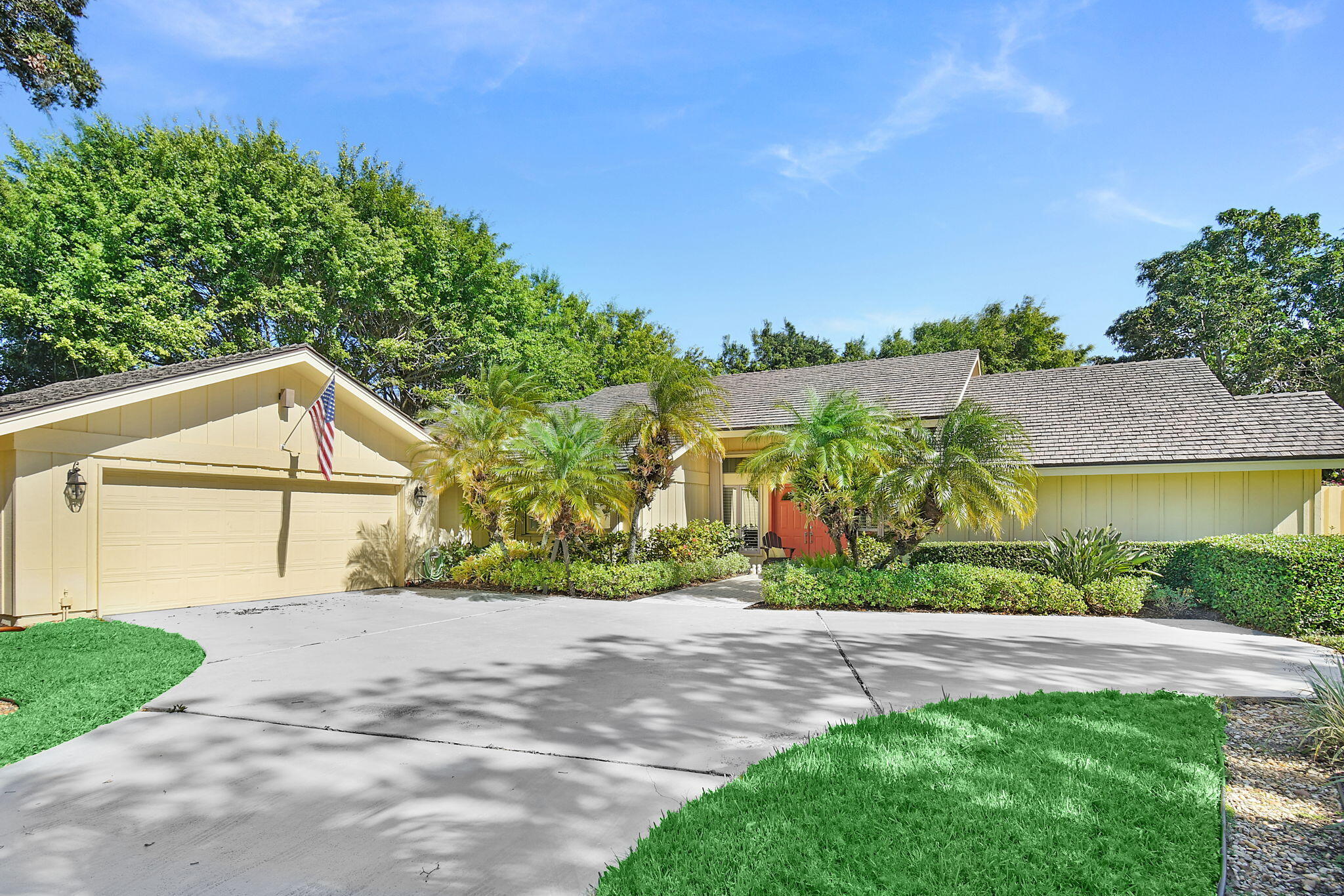 6111 Se Winged Foot Drive Property Photo 3