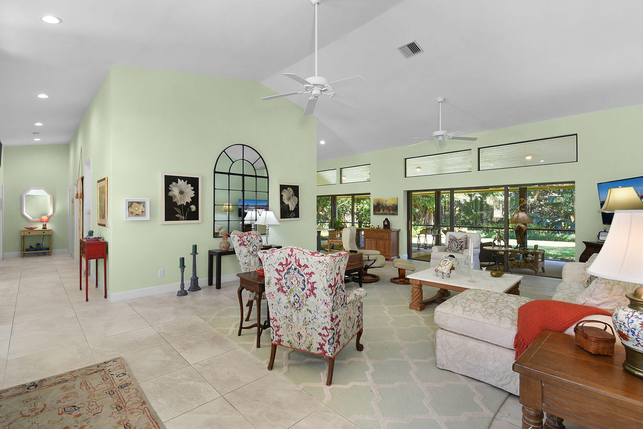 6111 Se Winged Foot Drive Property Photo 4