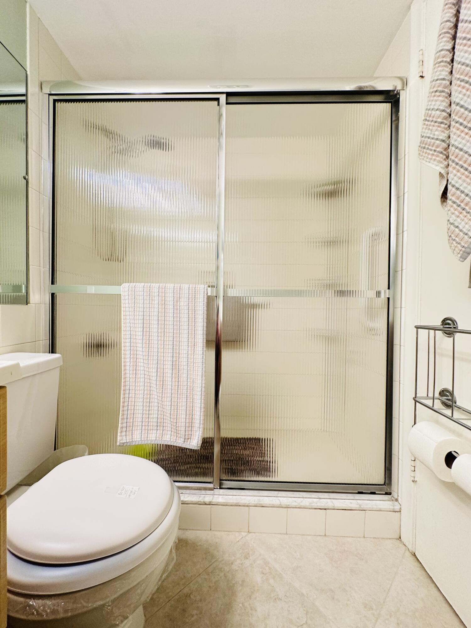 2132 Cambridge F Property Photo 19