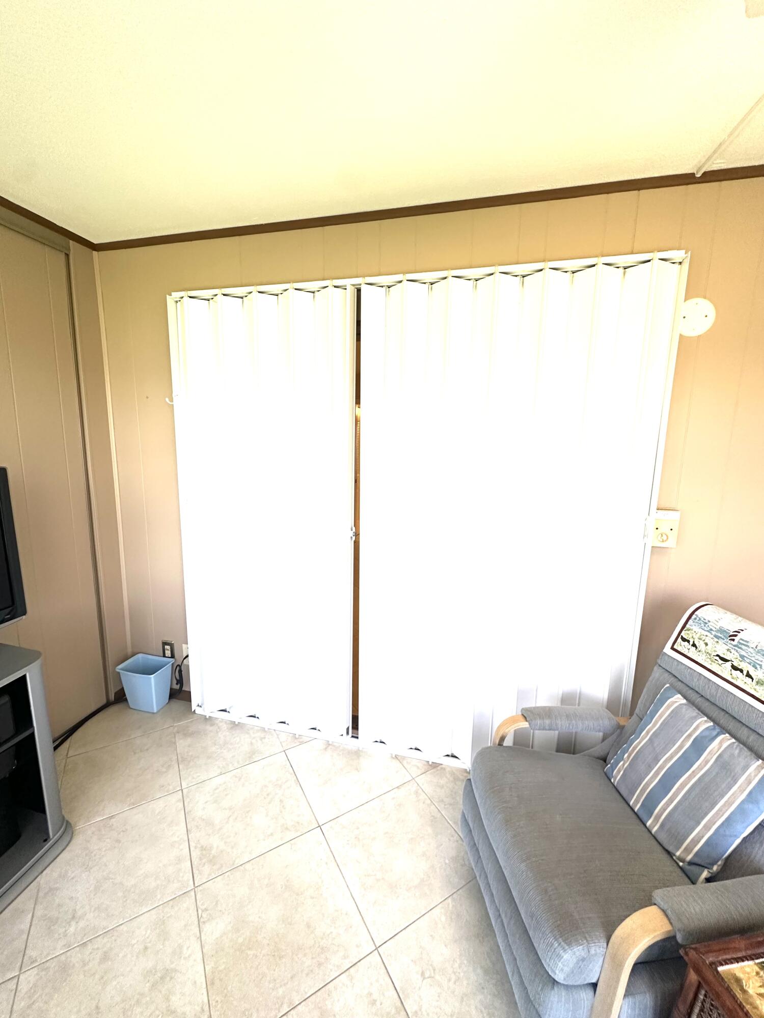 2132 Cambridge F Property Photo 21