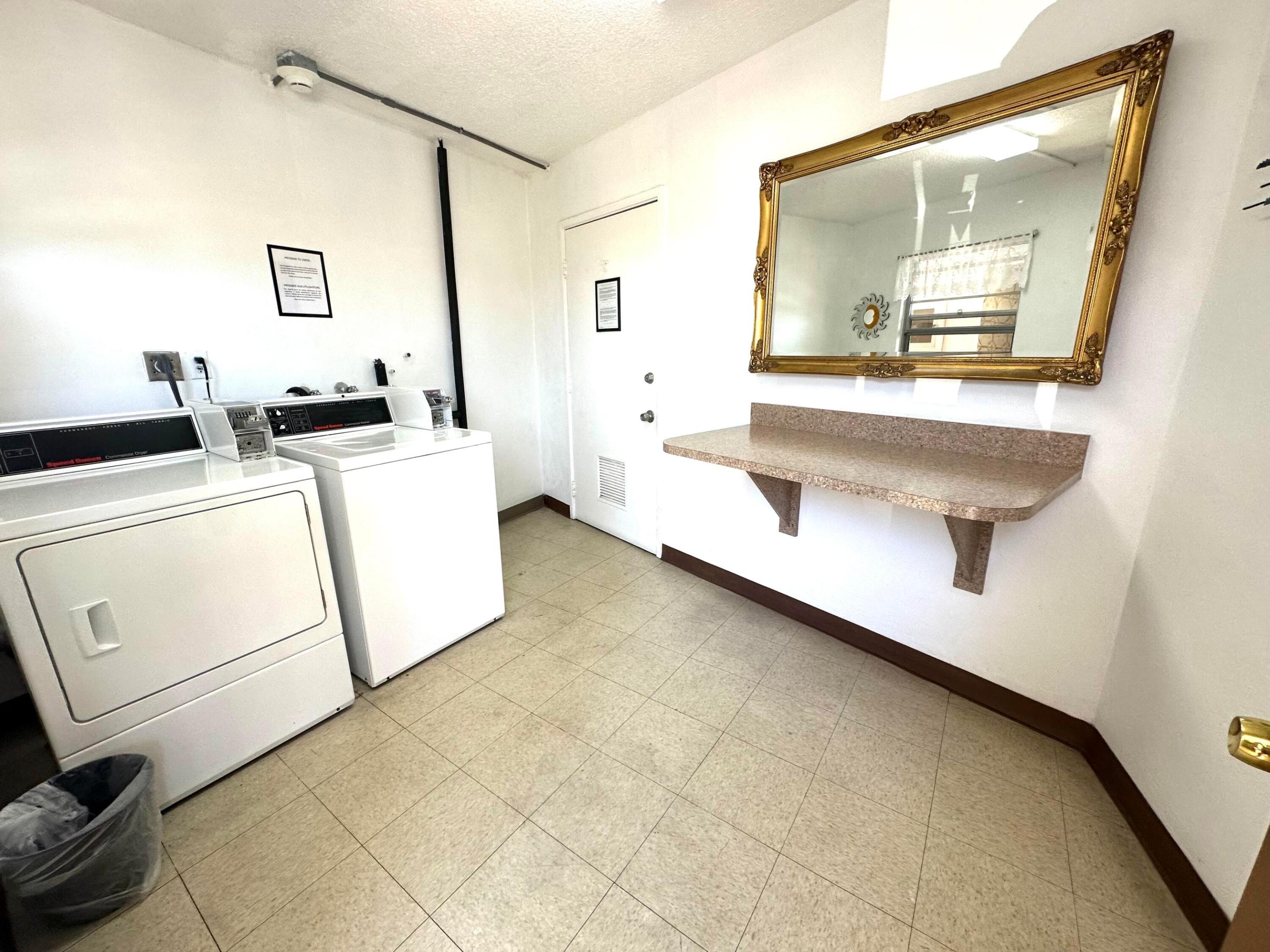 2132 Cambridge F Property Photo 27
