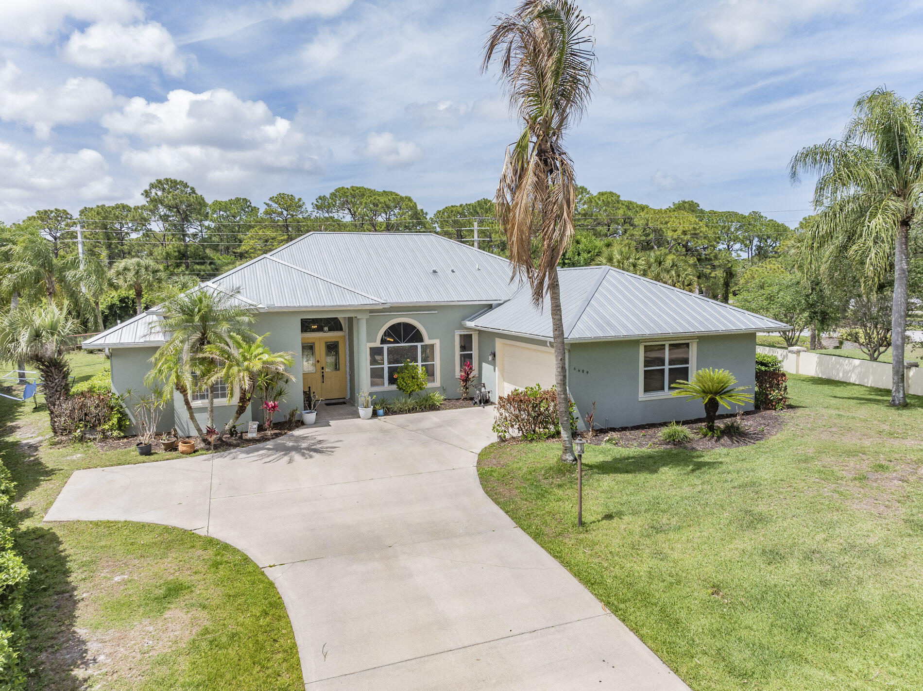 6489 53rd Circle Property Photo 1