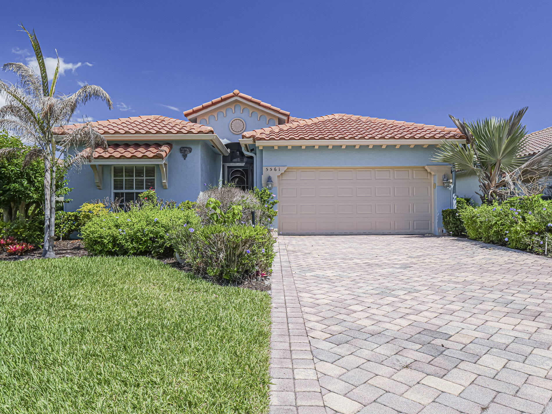 5561 57th Way Property Photo 1