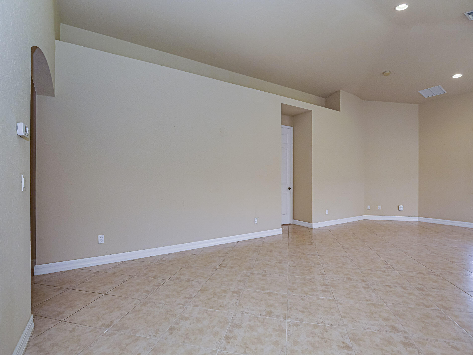 5561 57th Way Property Photo 4