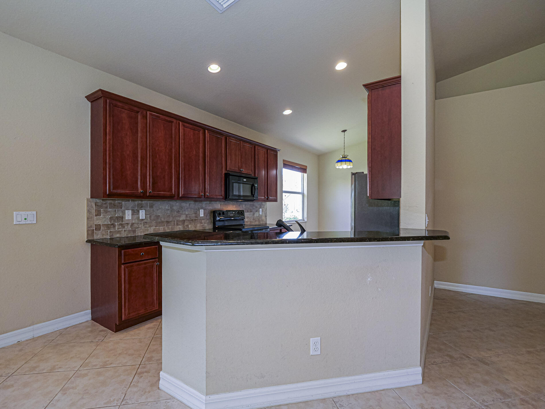 5561 57th Way Property Photo 9