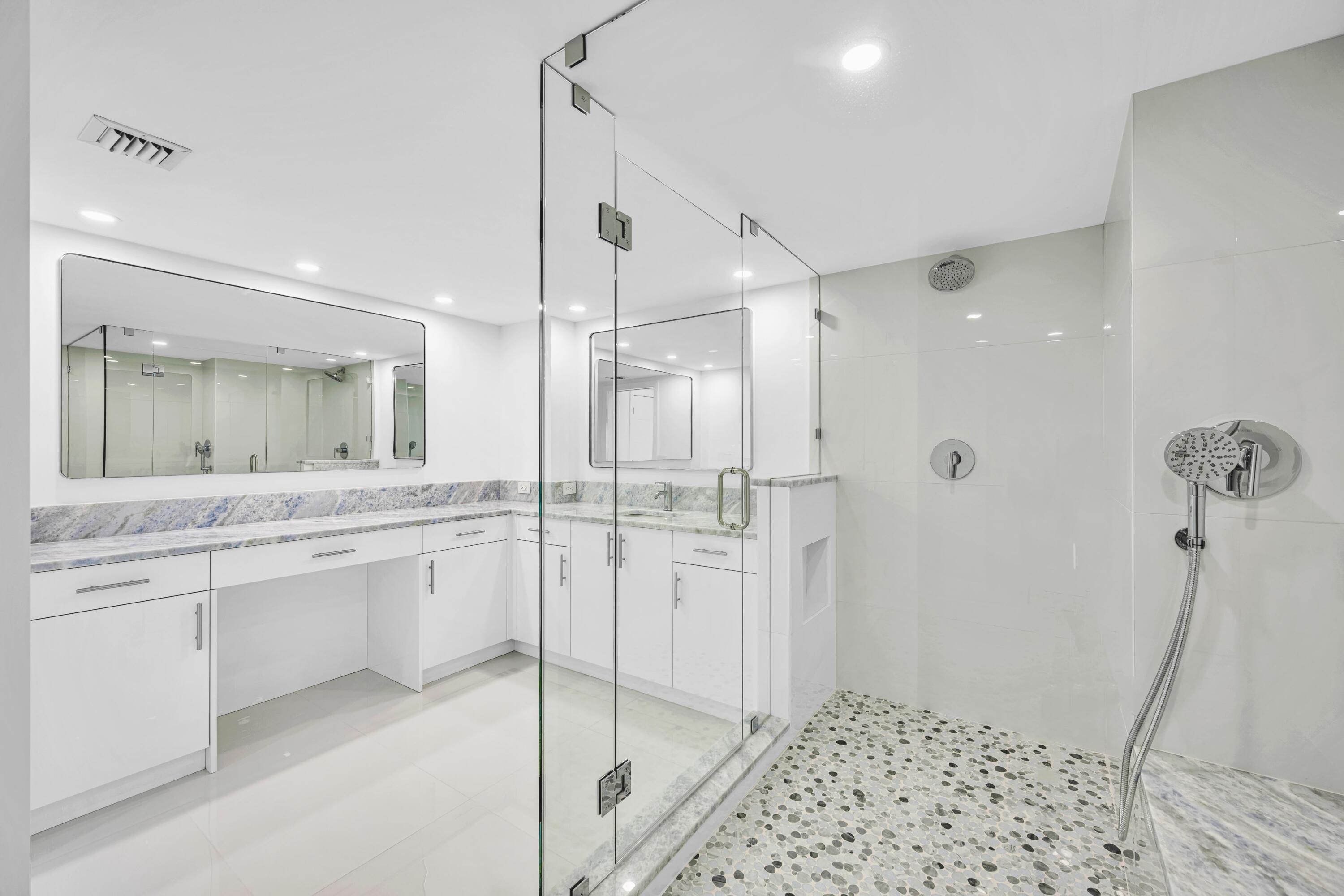 2100 S Ocean Lane 1608 Property Photo 15