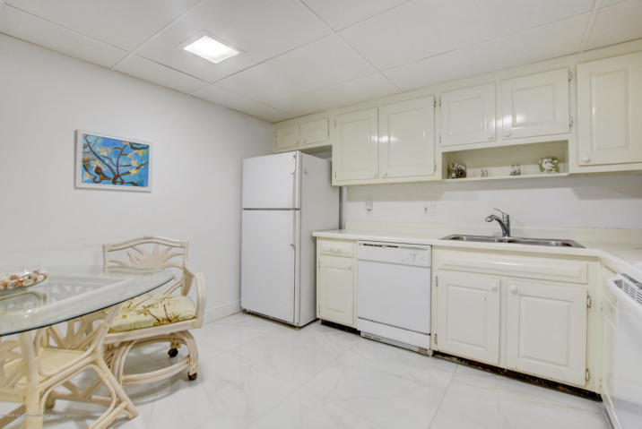 100 Worth Avenue 7 Property Photo 24