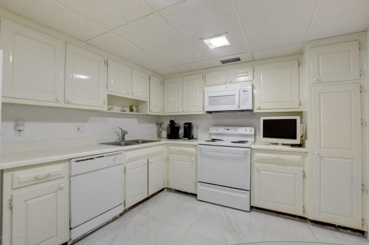 100 Worth Avenue 7 Property Photo 26