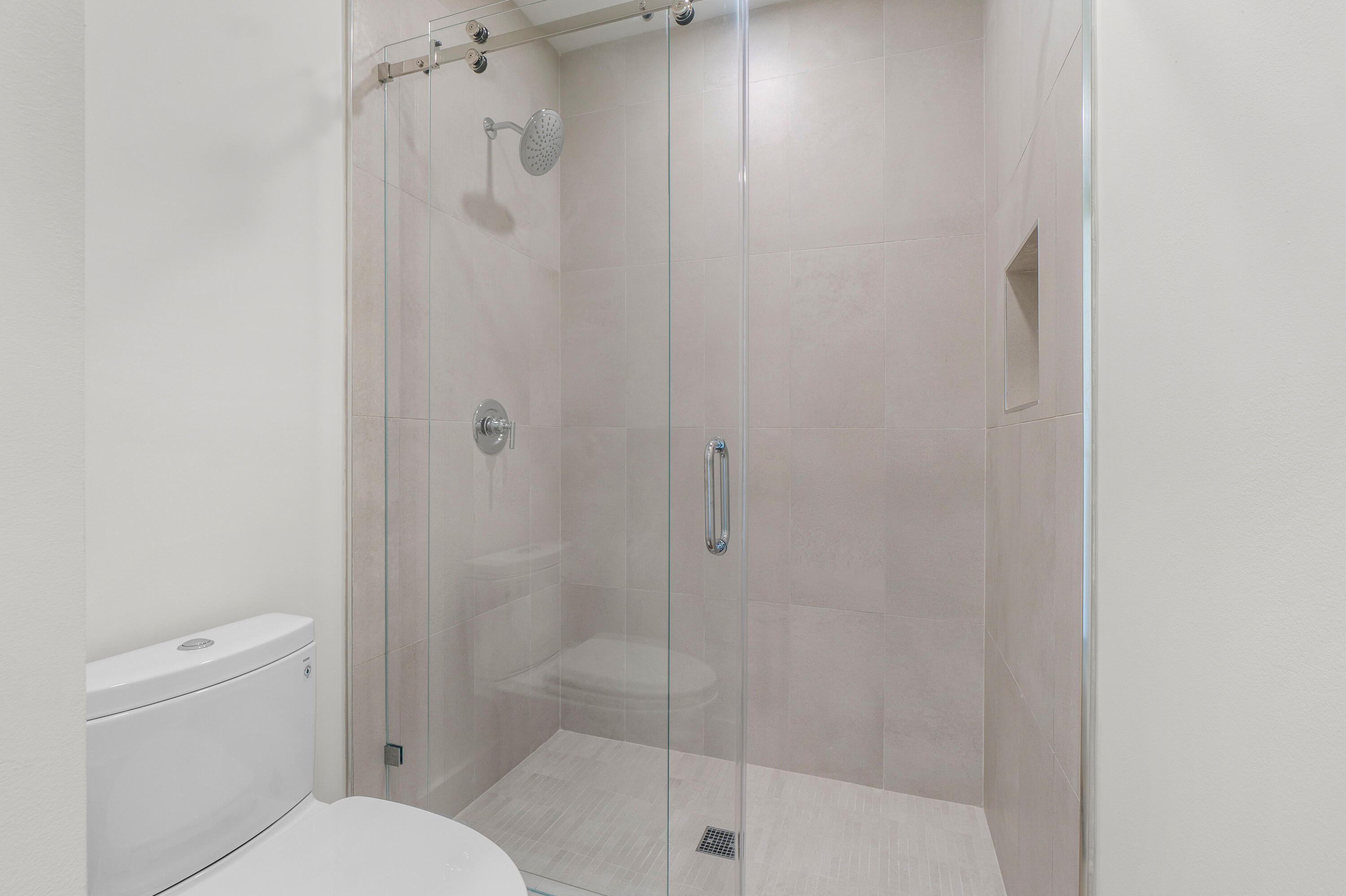 178 Lake Drive 4101 Property Photo 28
