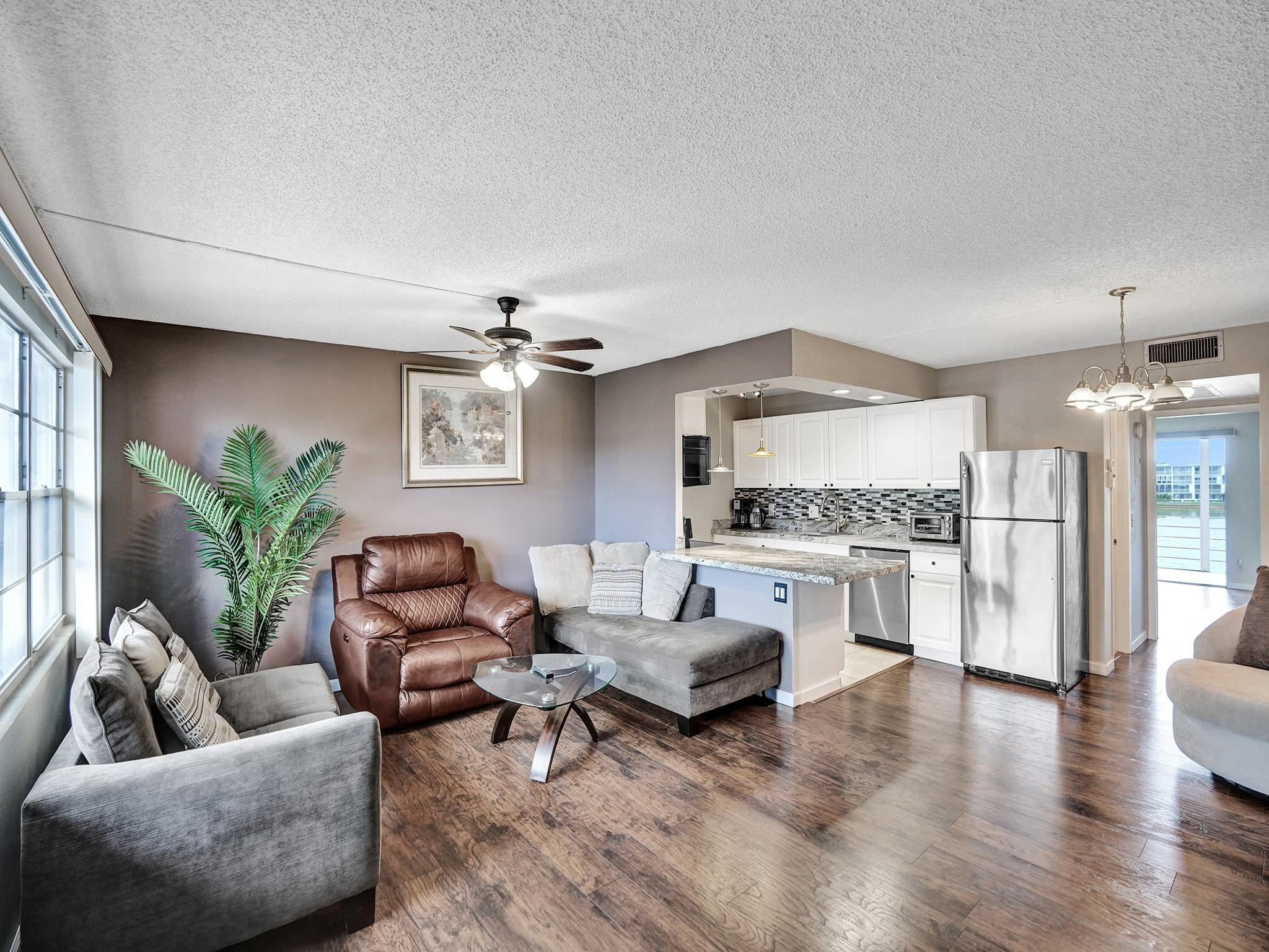 3014 Cornwall A Property Photo 2