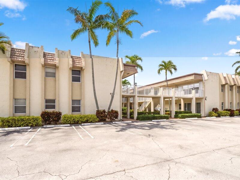 600 Snug Harbor Drive A16 Property Photo 4