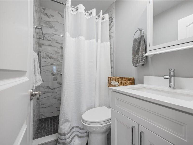 600 Snug Harbor Drive A16 Property Photo 18