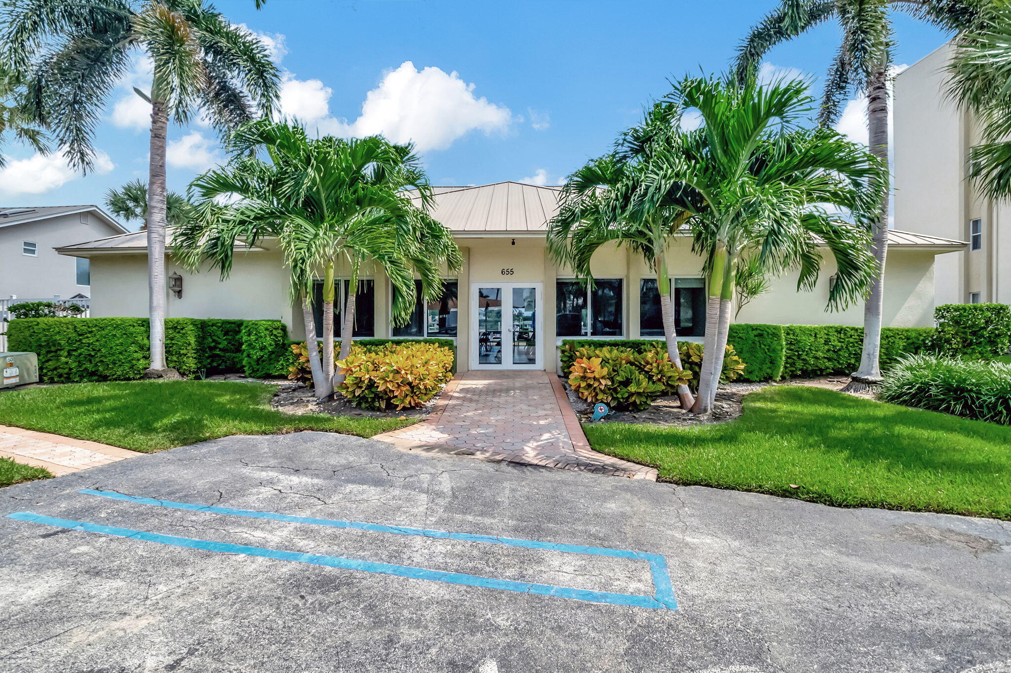 600 Snug Harbor Drive A16 Property Photo 21