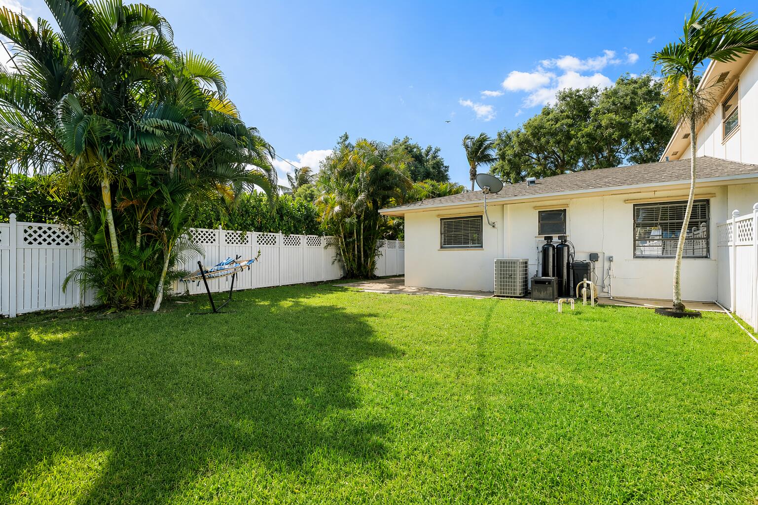 2101 N Palm Circle Property Photo 52