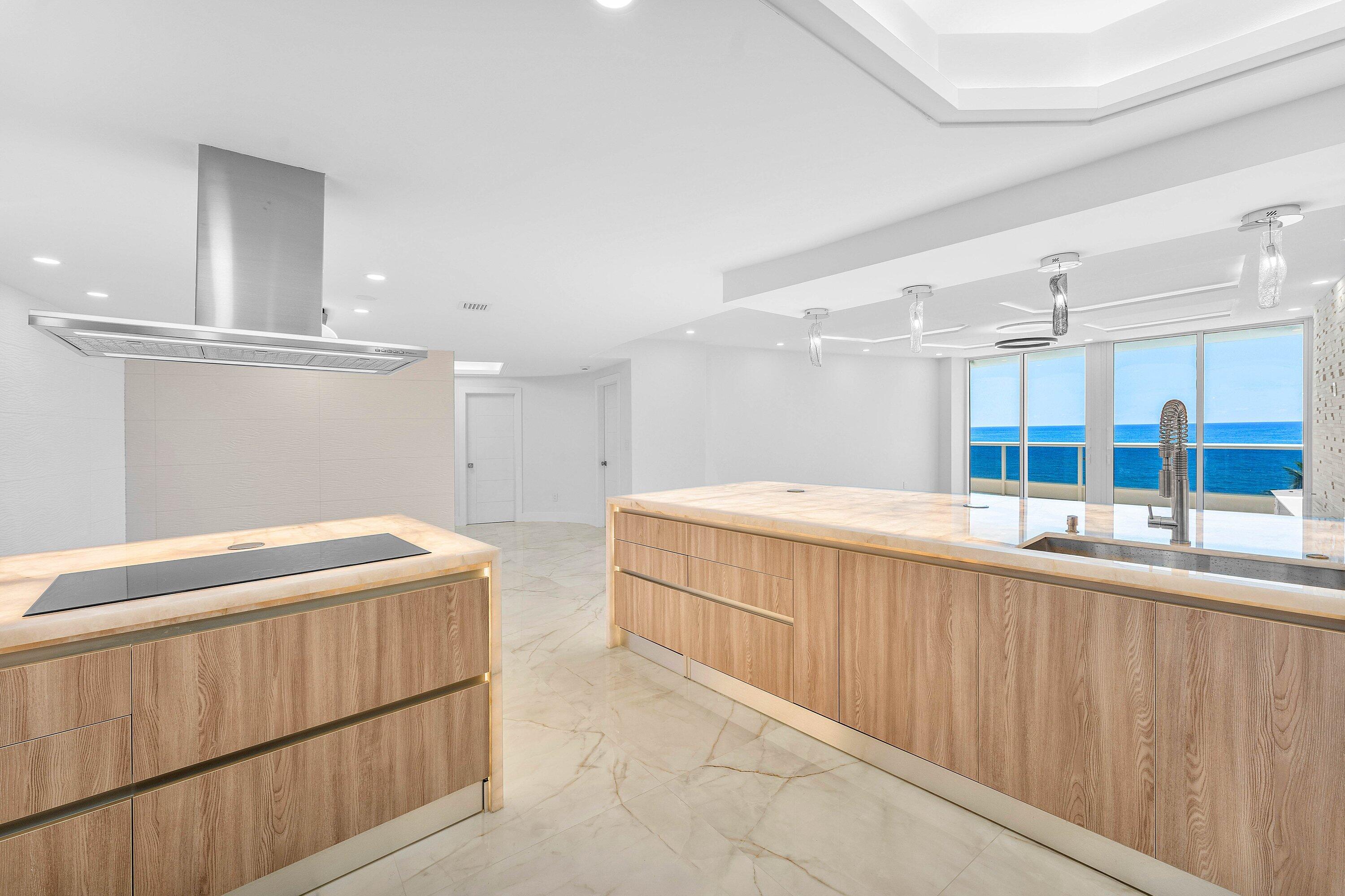700 S Ocean Boulevard 504 Property Photo 18