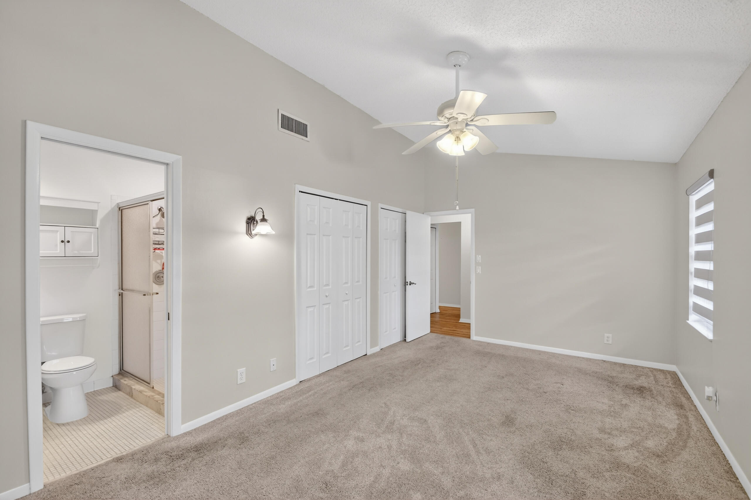 6105 Fairfield Circle Property Photo 4
