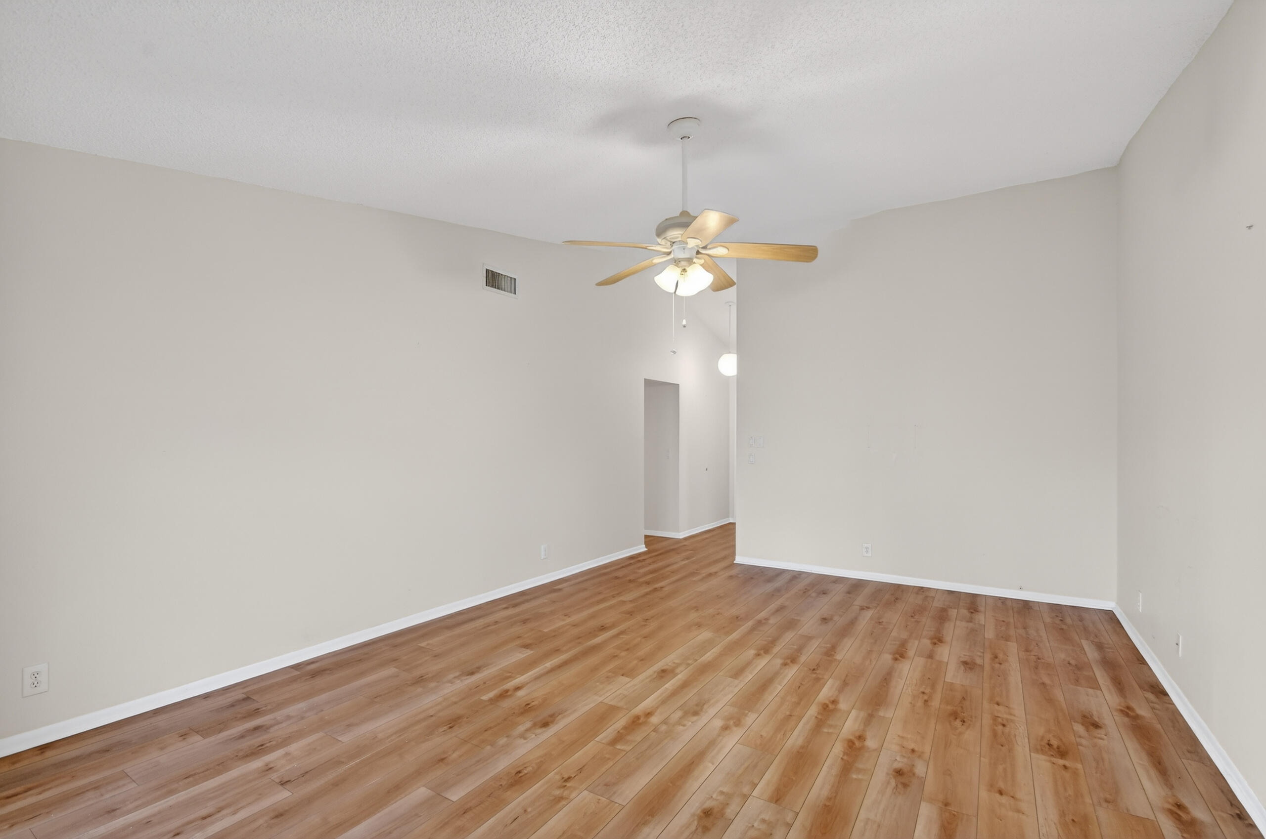 6105 Fairfield Circle Property Photo 11