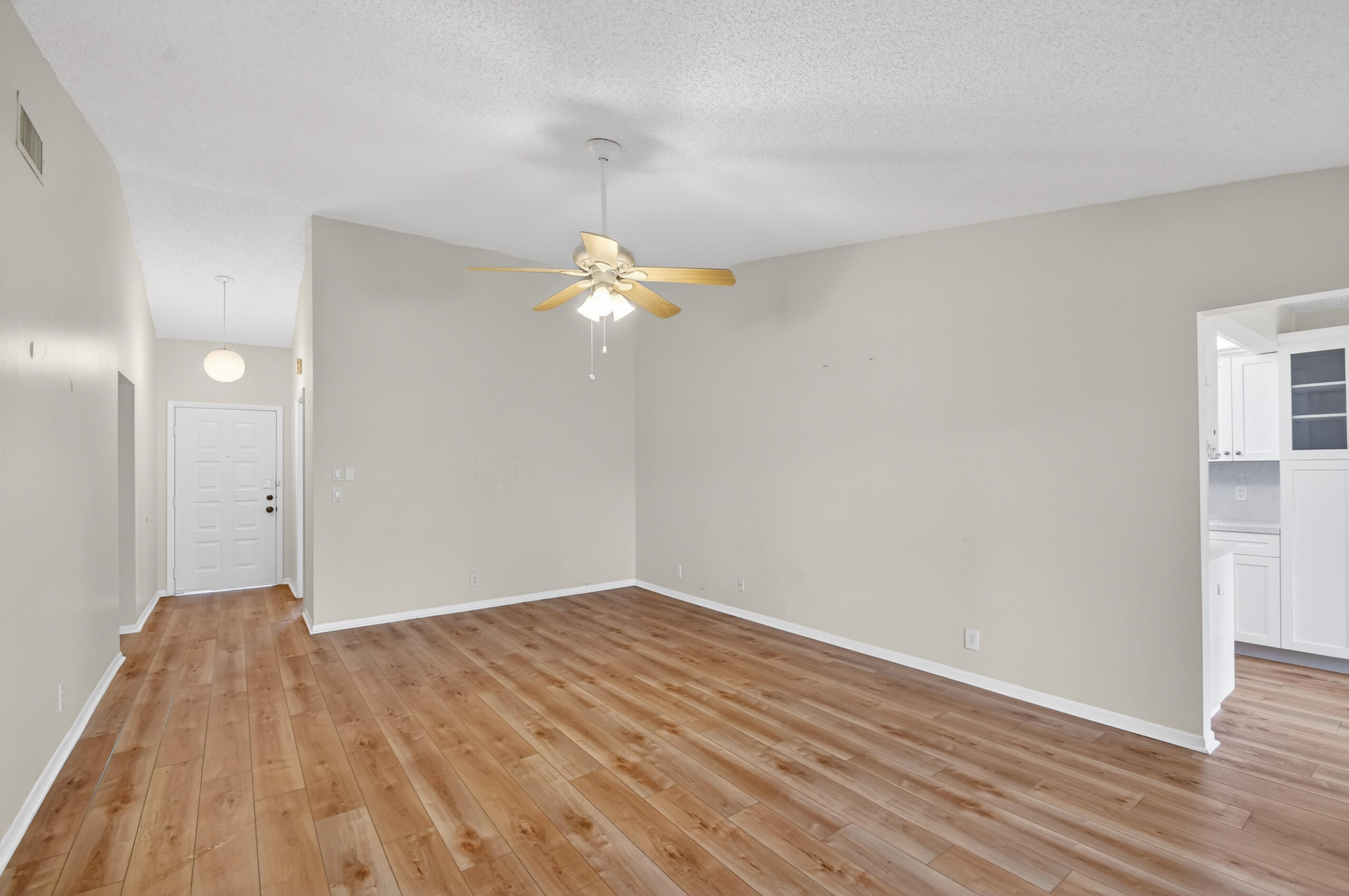 6105 Fairfield Circle Property Photo 12