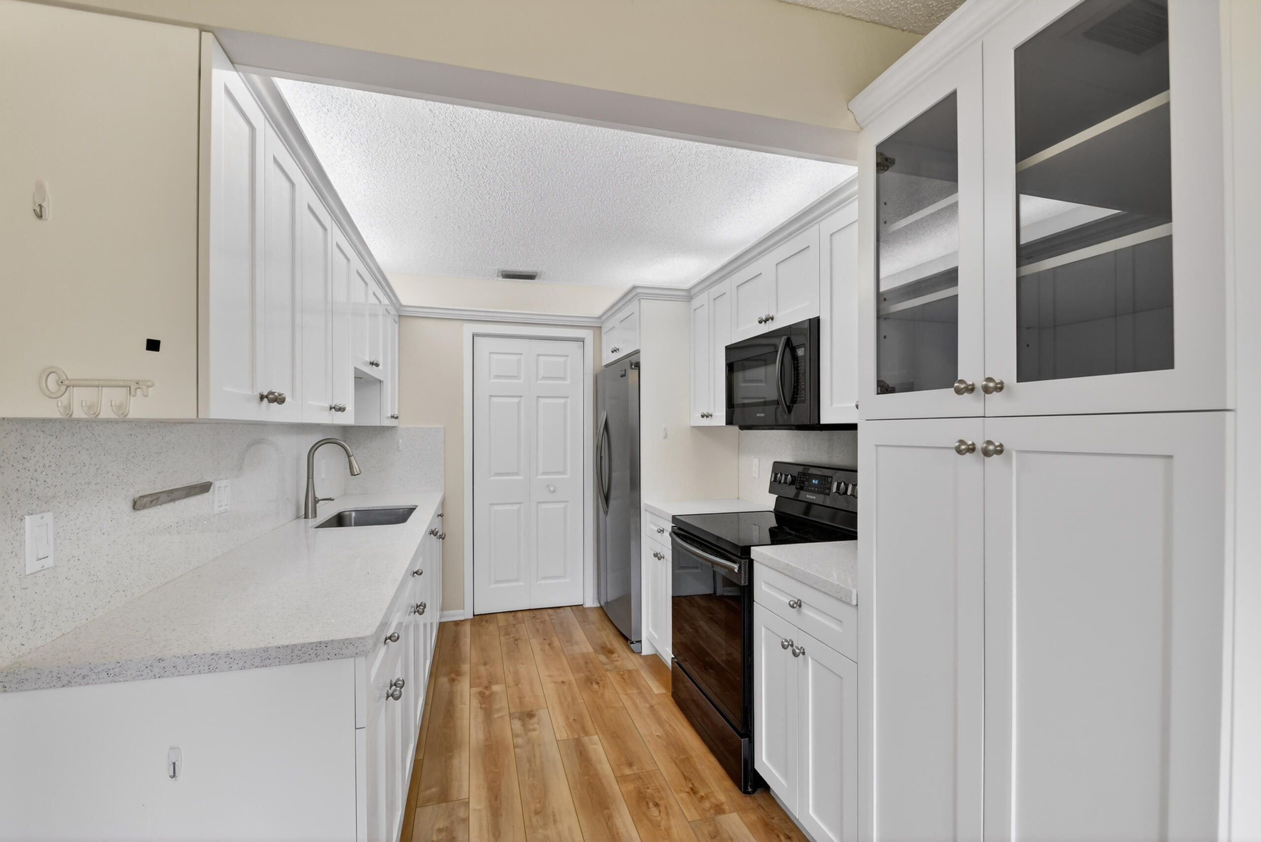 6105 Fairfield Circle Property Photo 17