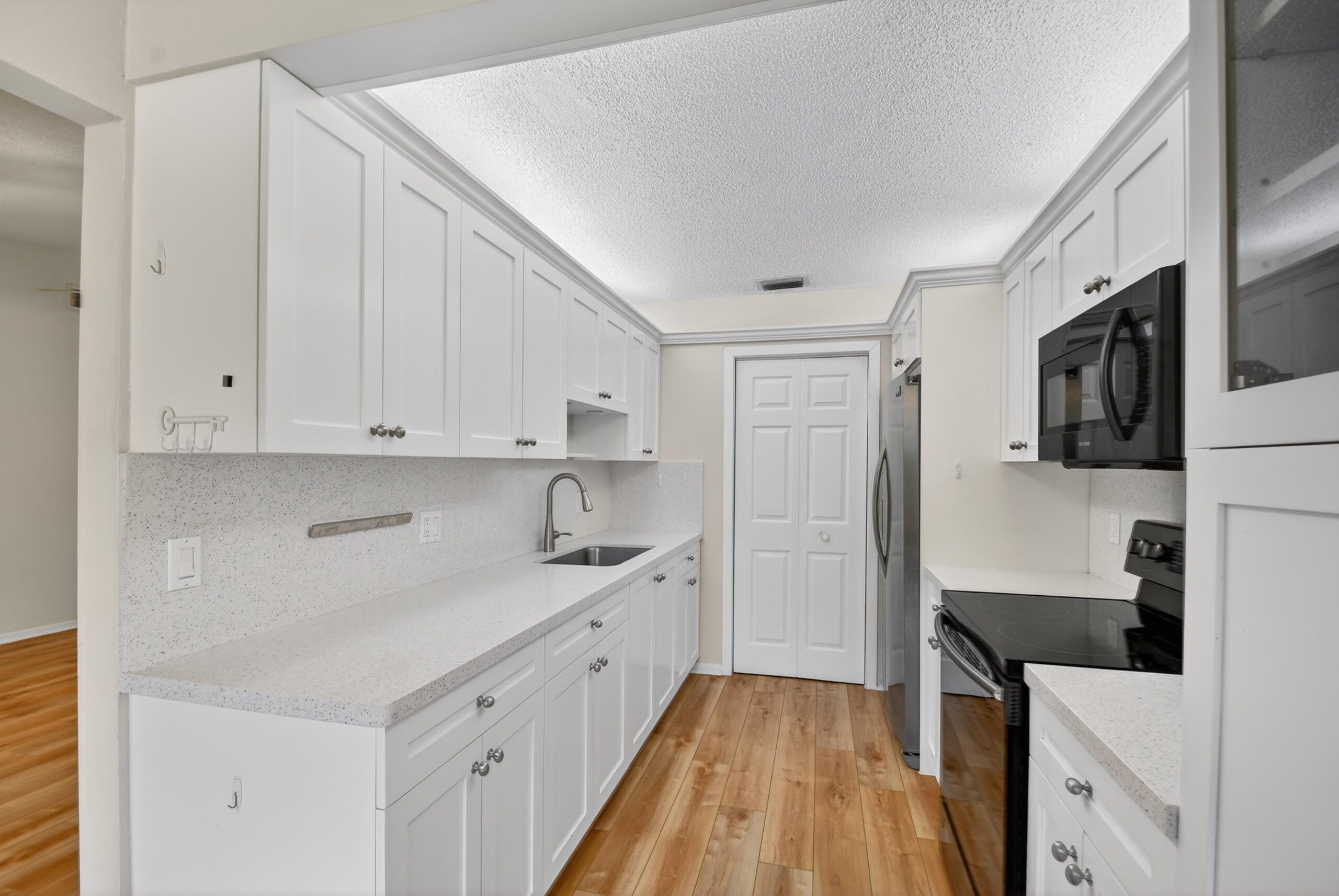 6105 Fairfield Circle Property Photo 18