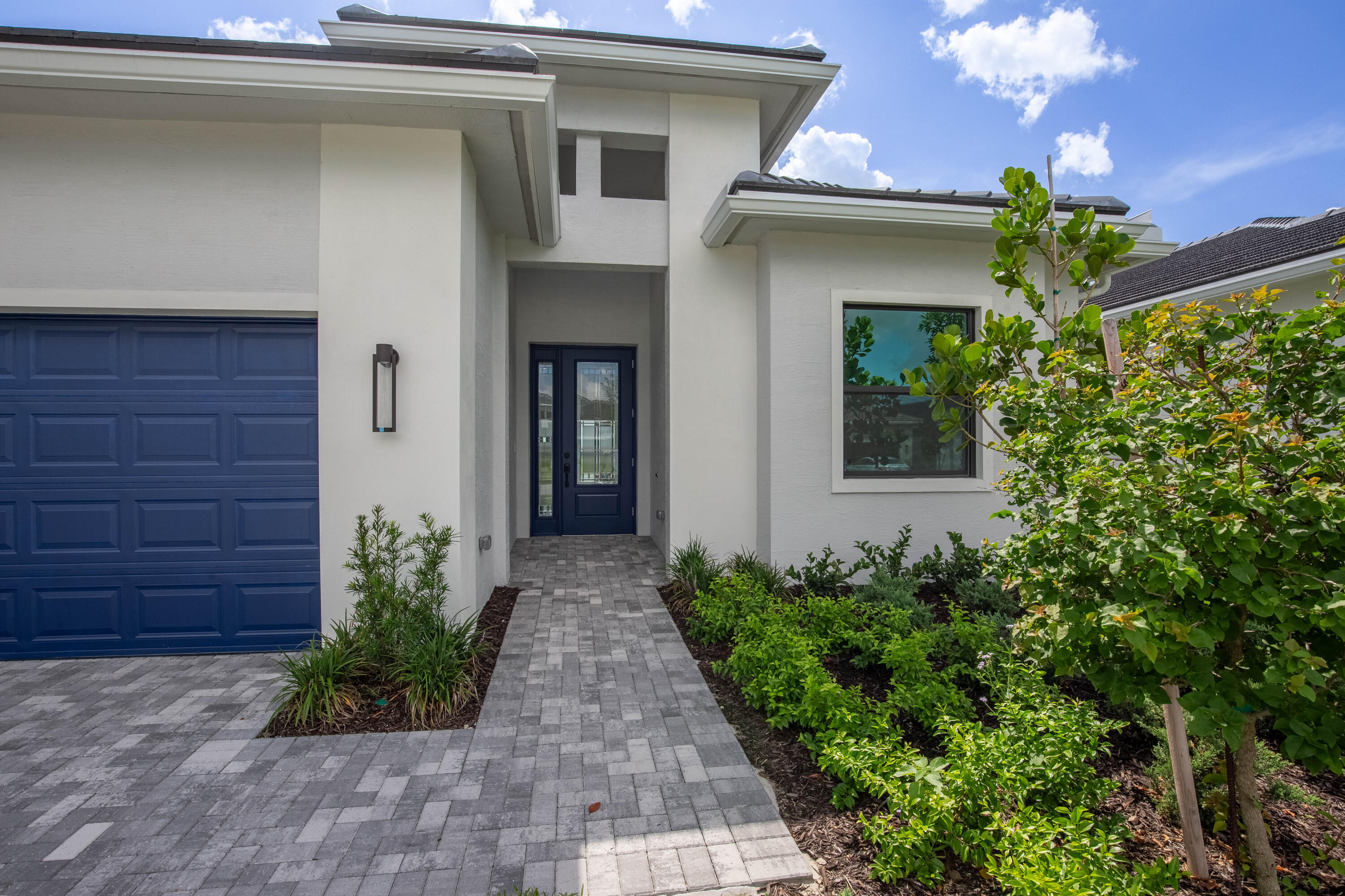 5576 Captiva Lane Property Photo 4