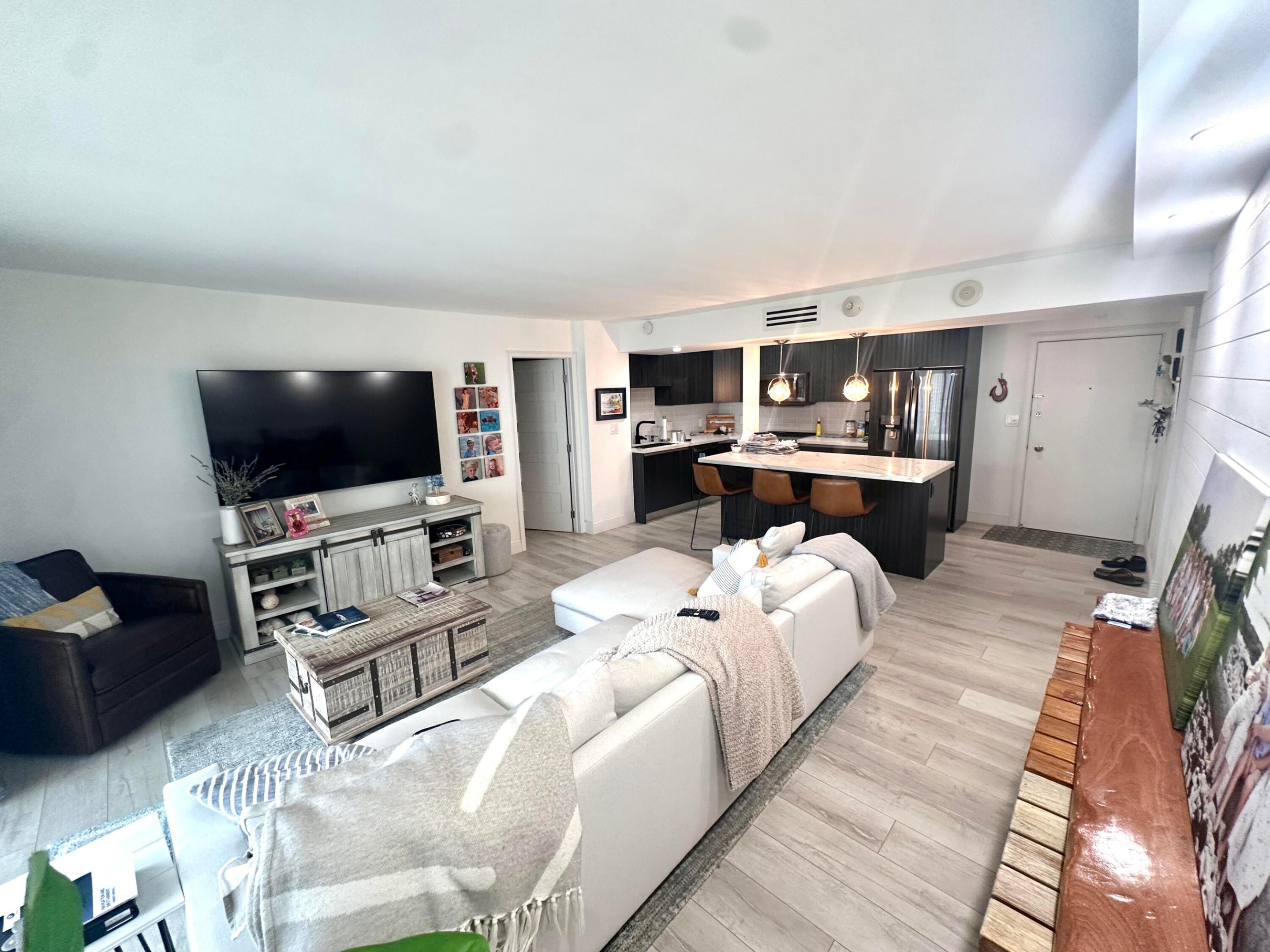 1 Las Olas Circle 1211 Property Photo 4