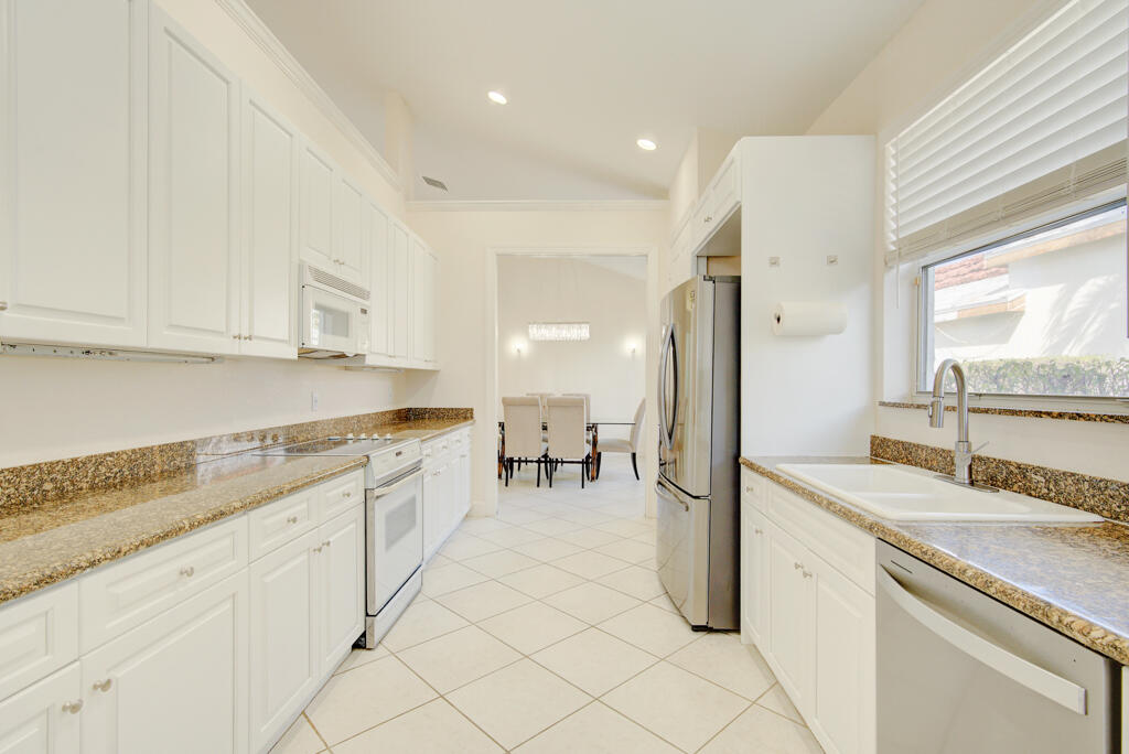 6646 Oakmont Way Property Photo 13