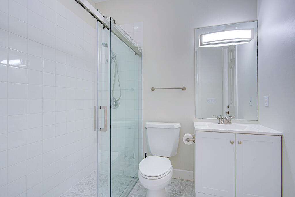 6646 Oakmont Way Property Photo 16