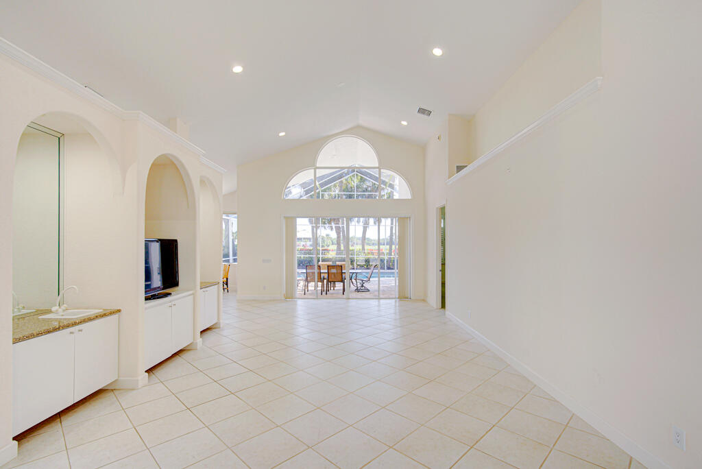 6646 Oakmont Way Property Photo 17
