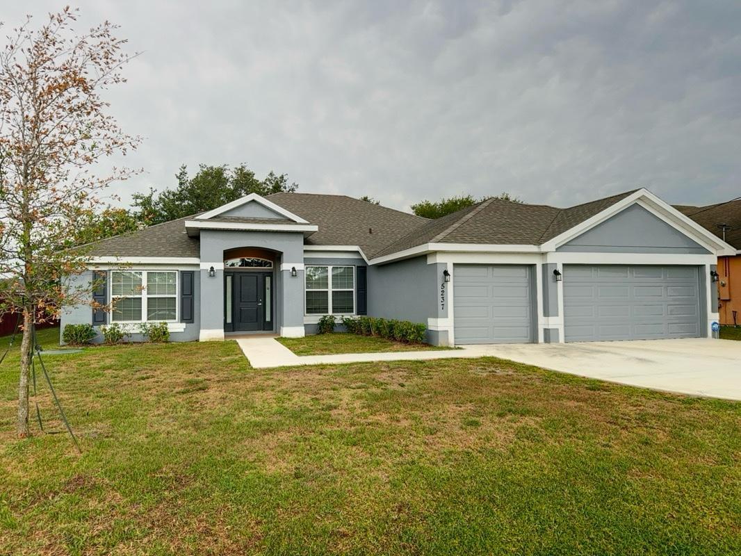 5237 NW Reba Circle Property Photo 1