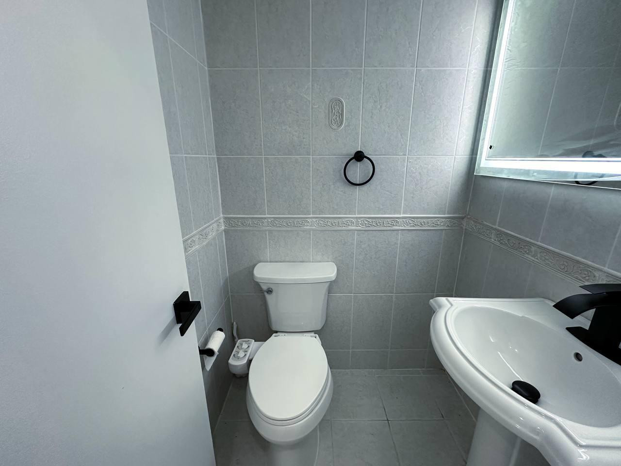 1985 S Ocean Drive 16b Property Photo 9