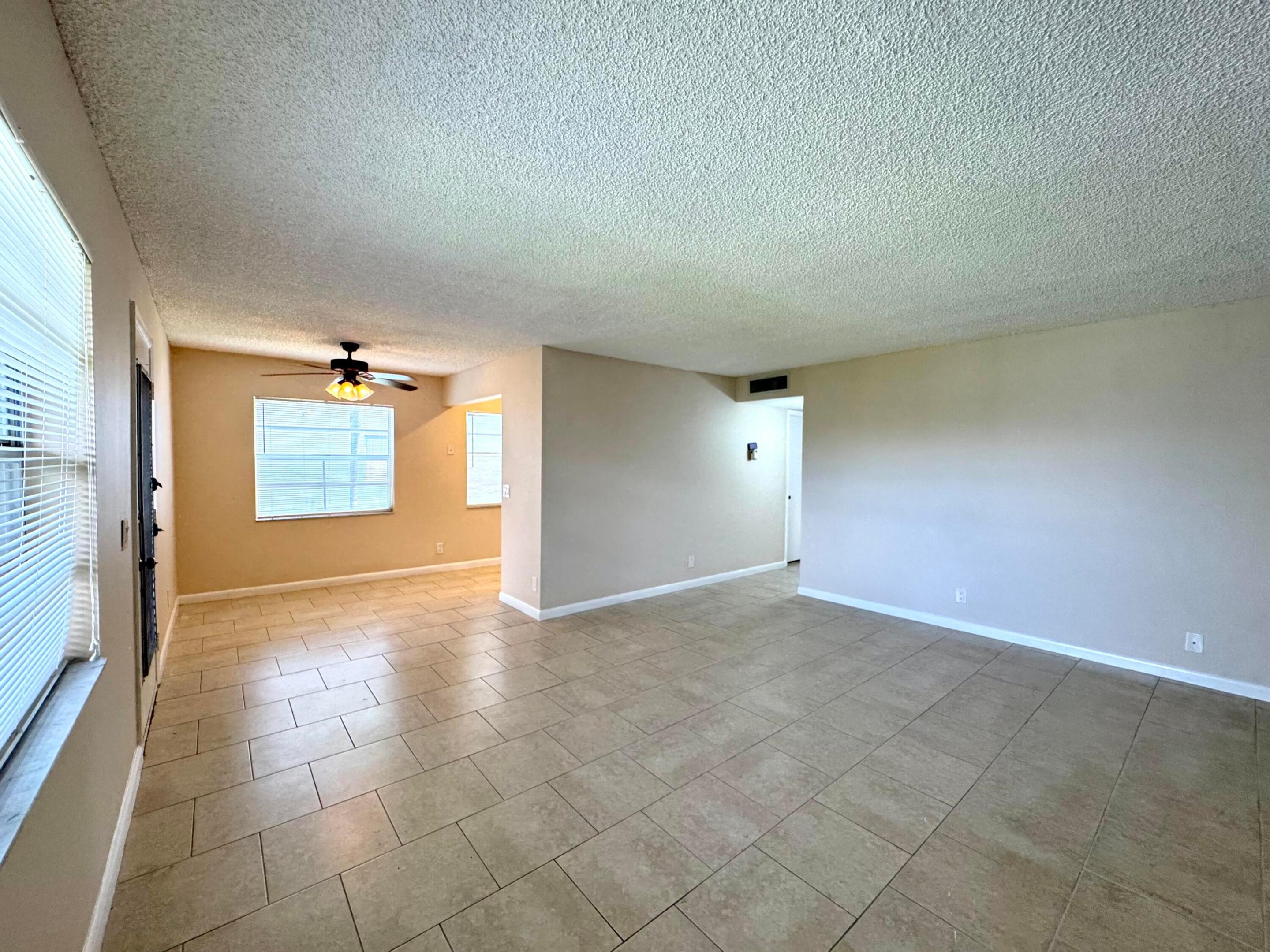 900 Normandy Lane S Property Photo 10