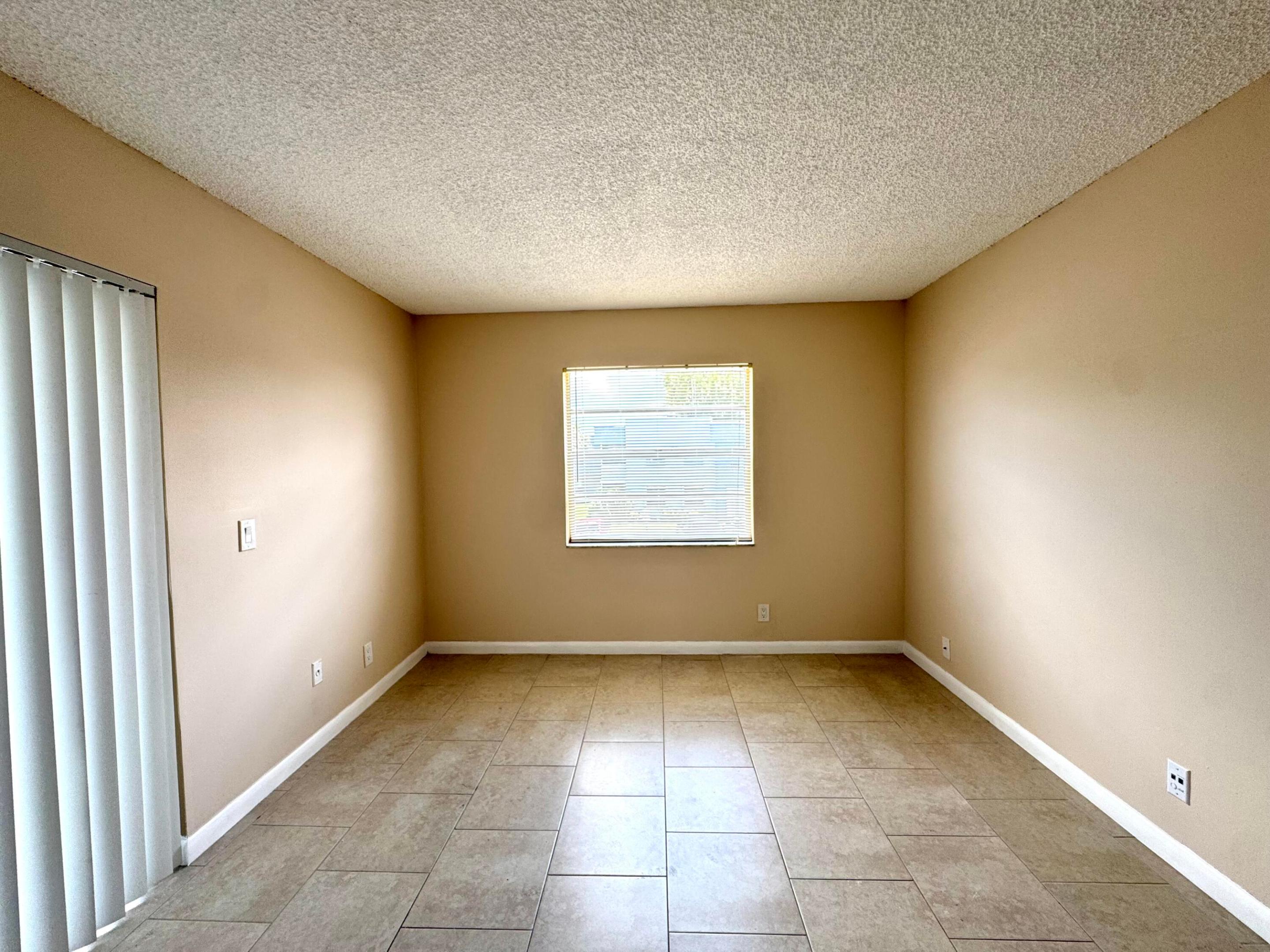 900 Normandy Lane S Property Photo 18